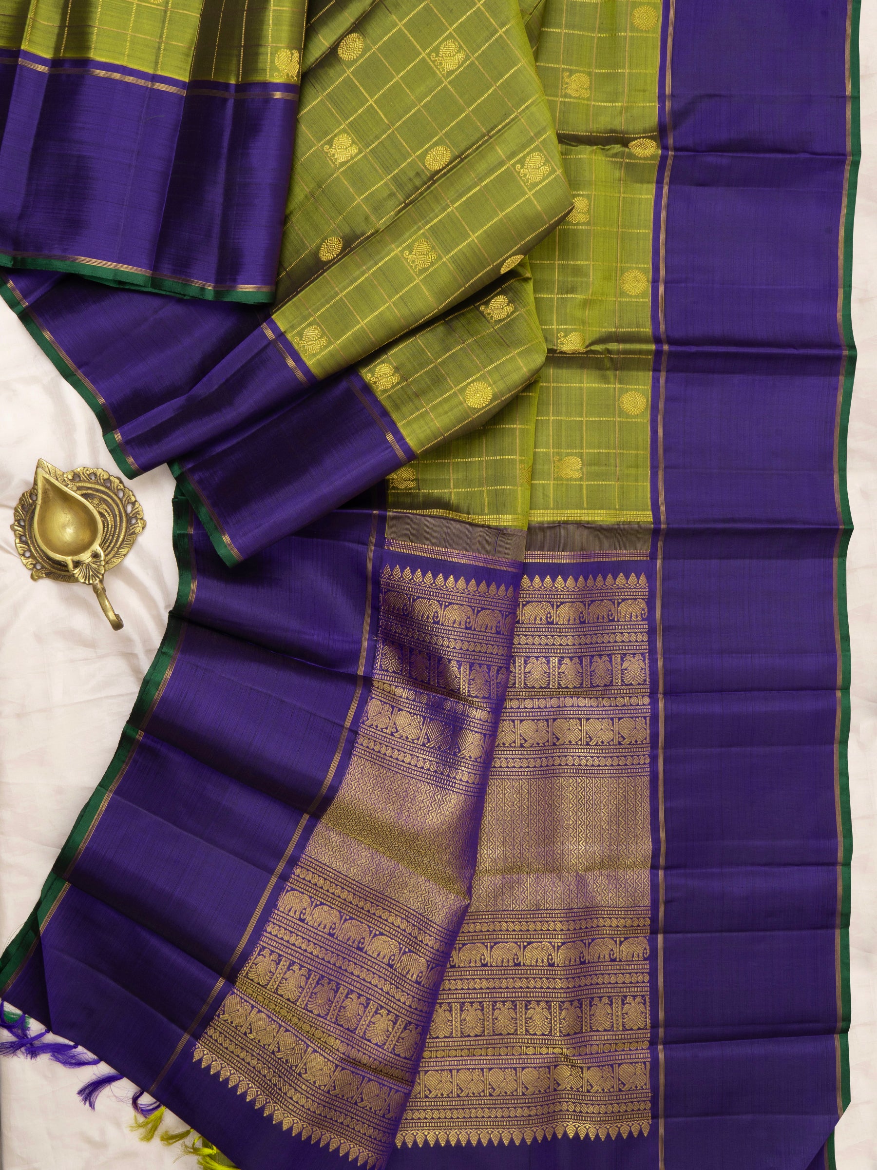 Green kattam annam and chakram butta/Kanjipuram silk Saree CLSA5999