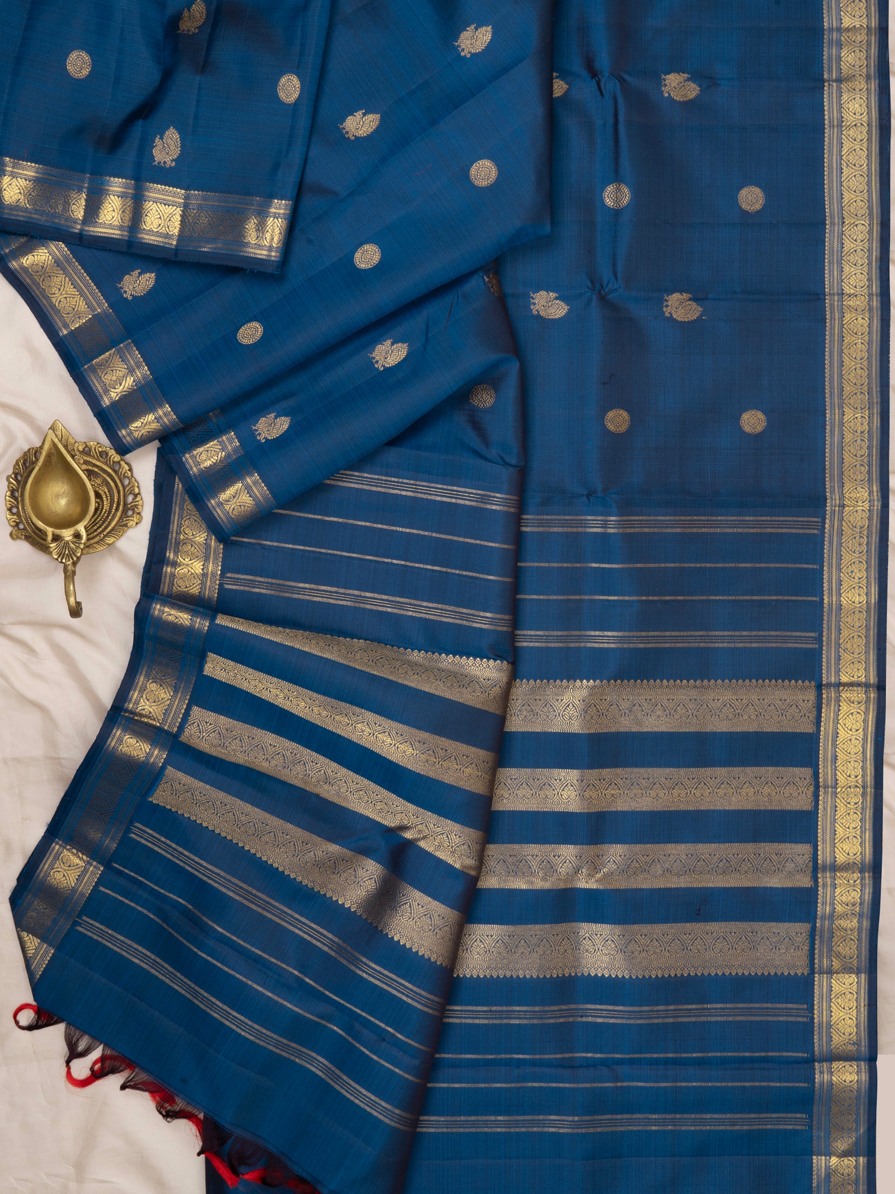 Mayilkazhuthu blue small border/ Kanjipuram Saree CLSA6369