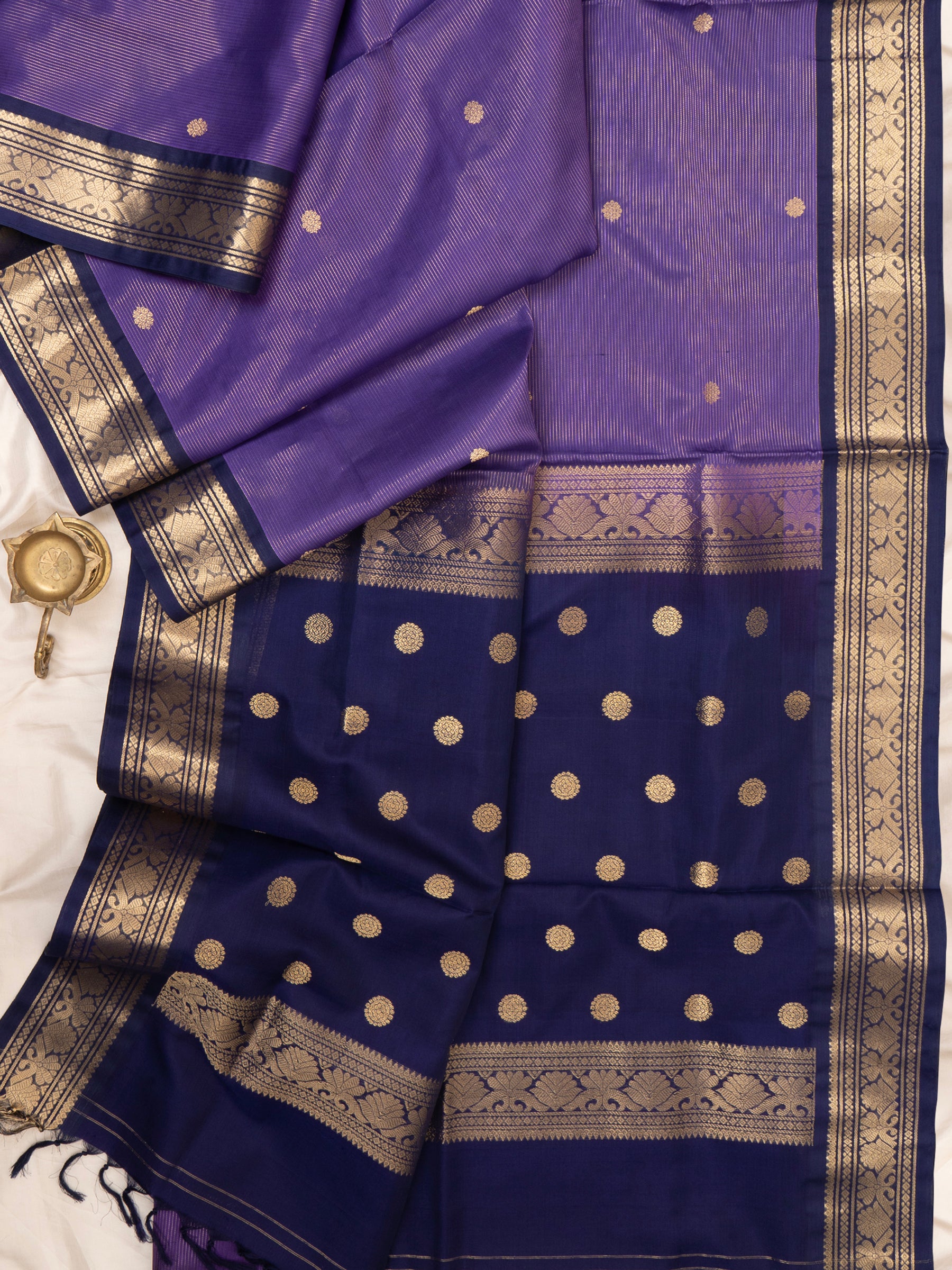 December poo and dark navy vairaoosi/ Premium Silk Cotton Saree CLSA6428