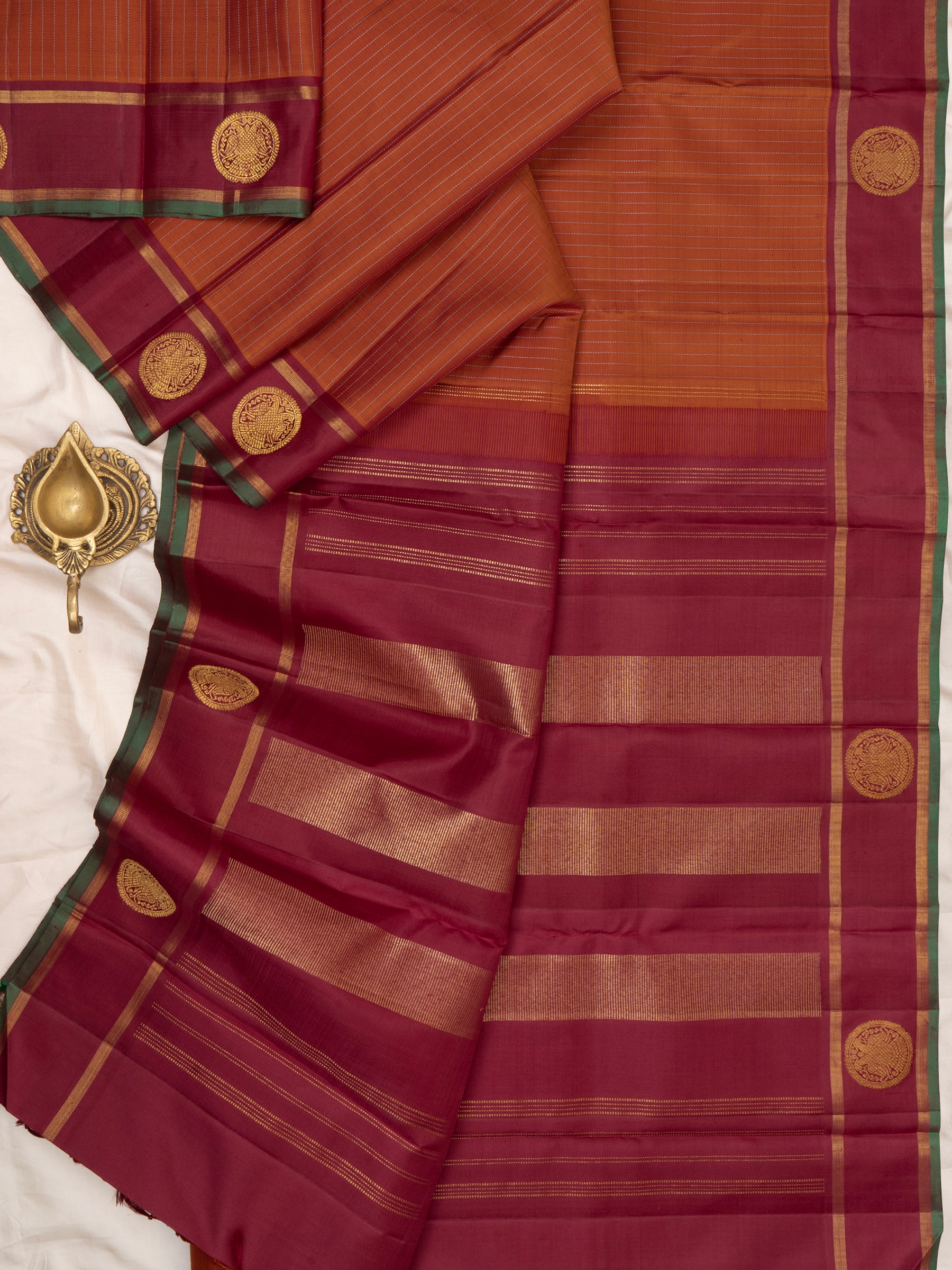 Deep simha and red border butta / Kanjipuram Saree CLSA6508