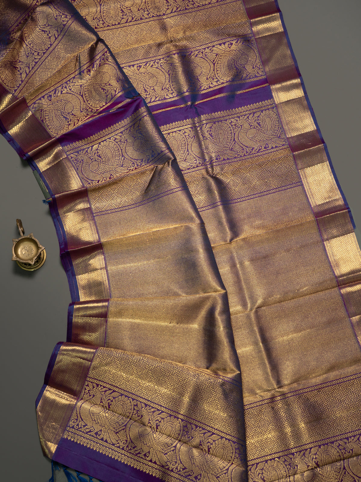 Deep purple long pallu annam and chakram butta / Kanjipuram Silk Saree CLSA6839
