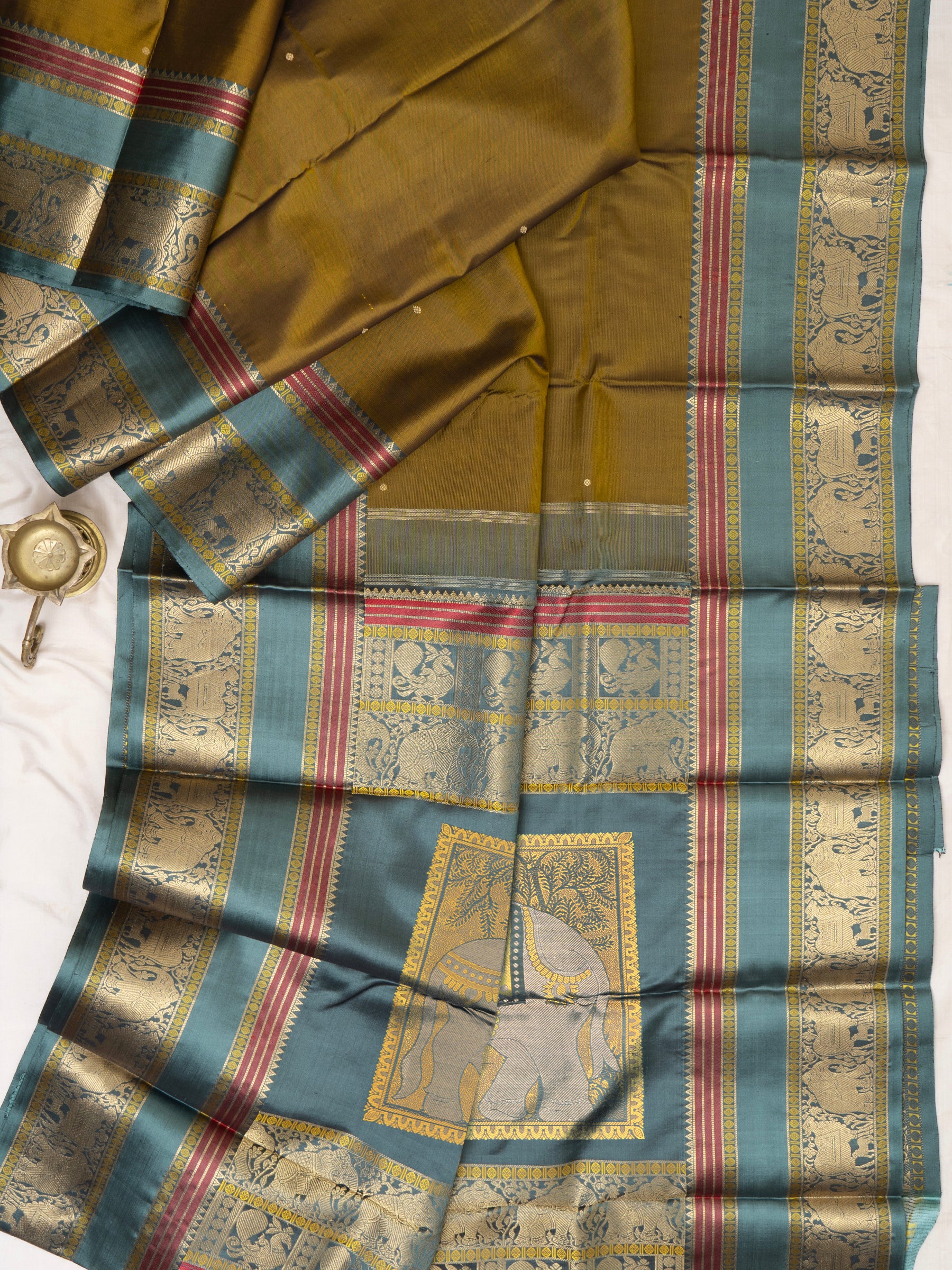 Mustard shot green unique pallu/ Special Edition Silk CLSA6950