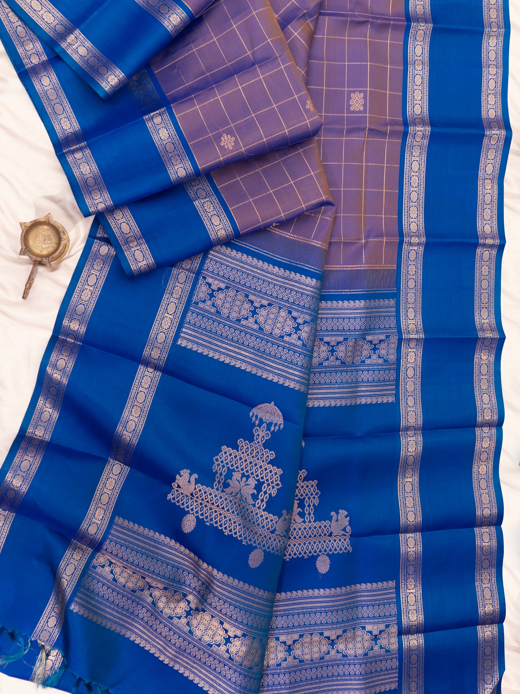 Lavender shot blue kolam butta and unique pallu /Special Edition Silk CLSA8356