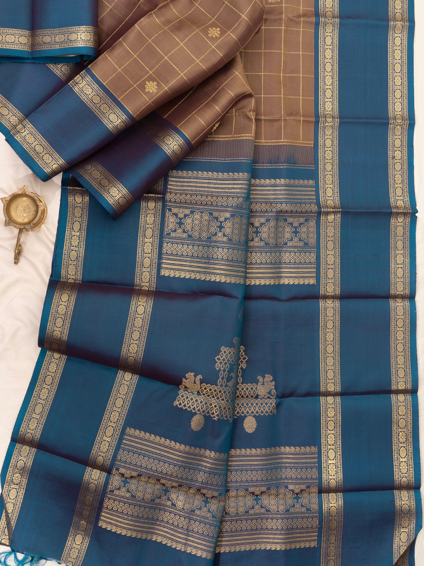 Chikoo kattam kolam butta and teal blue theerr pallu / Special Edition Silk CLSA8361