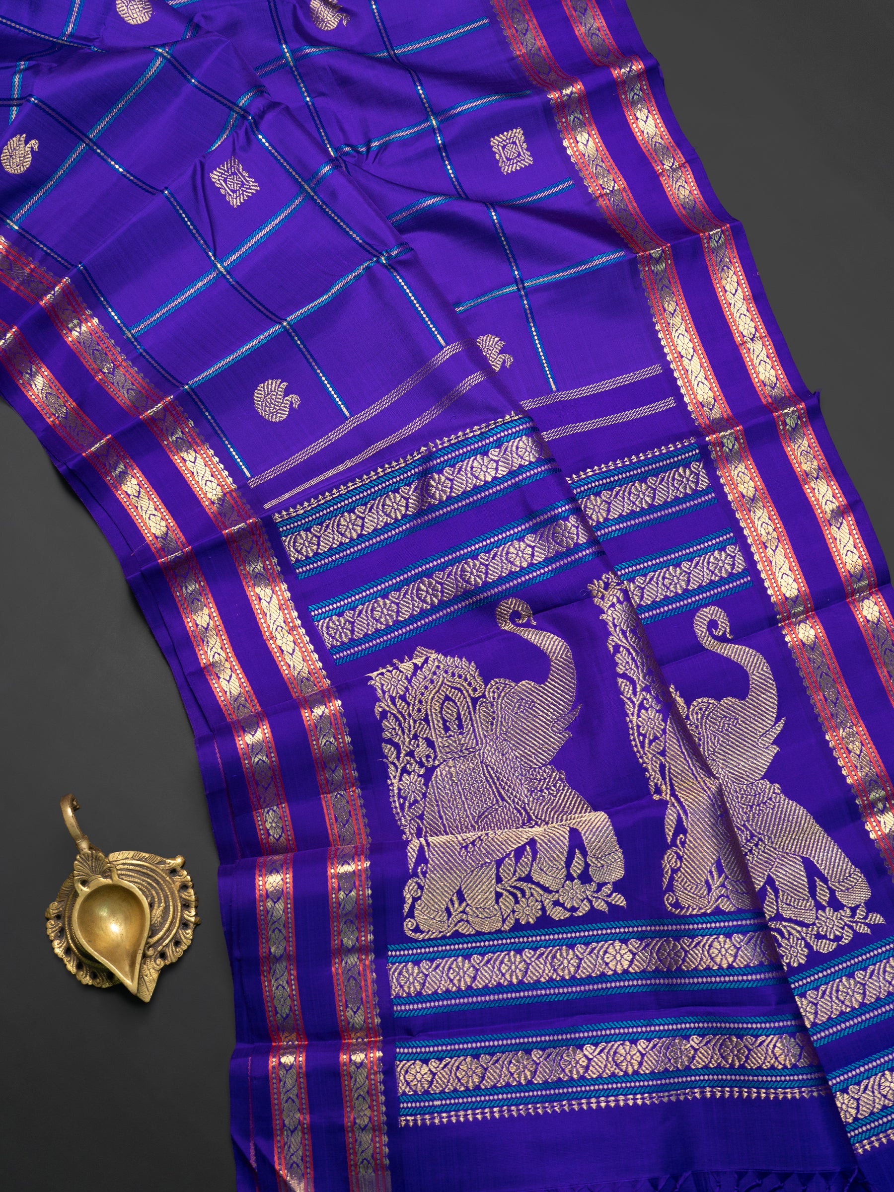 Master weaver Kattam adai Butta / Kanjipuram Saree CLSA8668