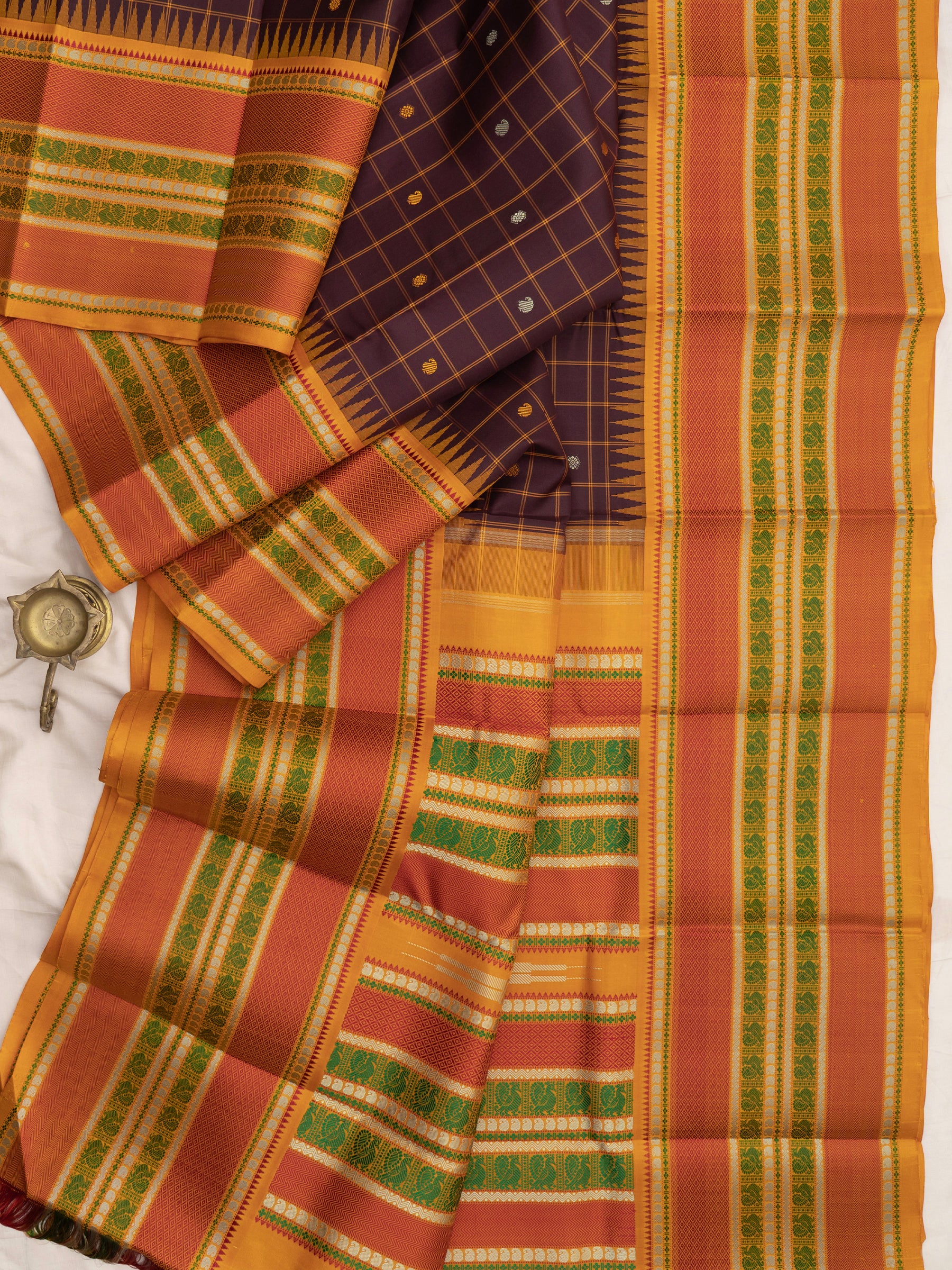 Brown kattam thread work / Arani Silk Saree CLSA8757