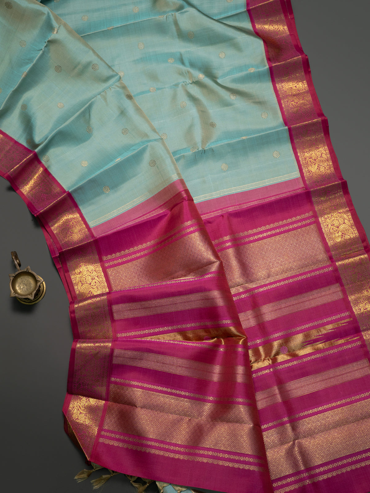 Pastel unusual greenish blue and pink kai korvai / Kanjipuram Silk Saree CLSA8951