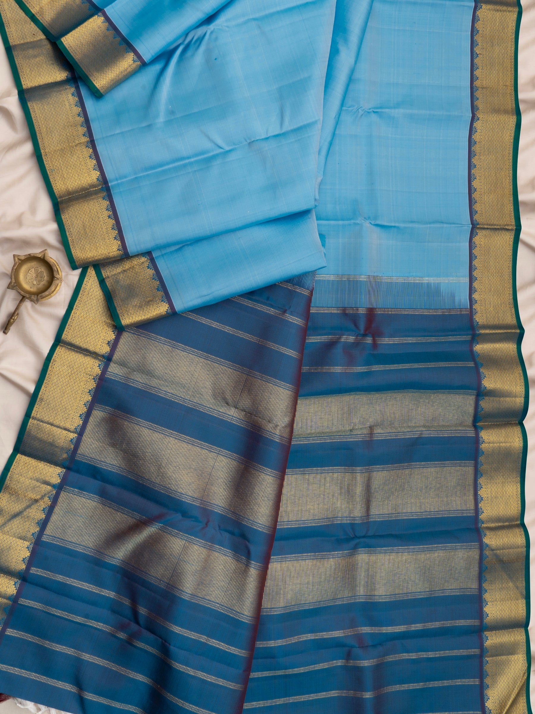 Sky blue and mayilkazhuthu blue/ Arani Silk Saree CLSA9032