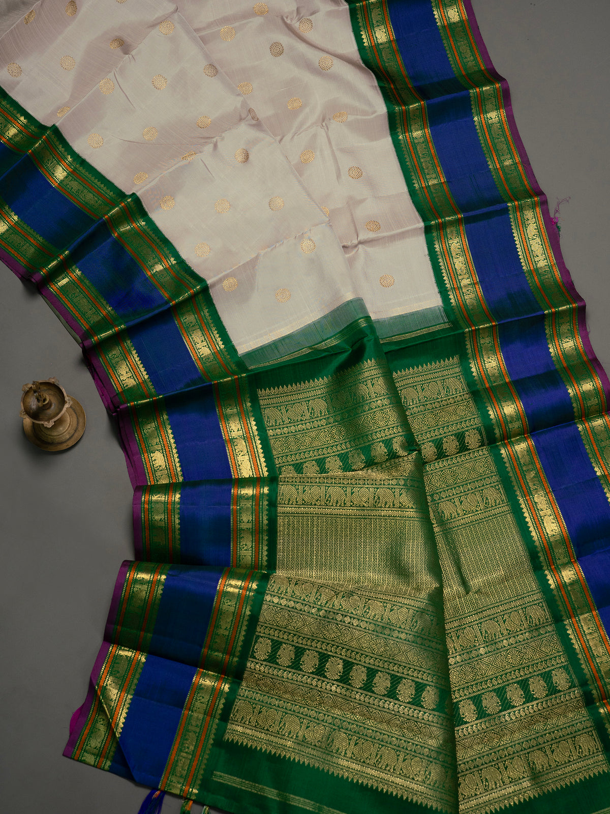 Beige retta pet Korvai Kanjipuram Silk Saree CLSA9483
