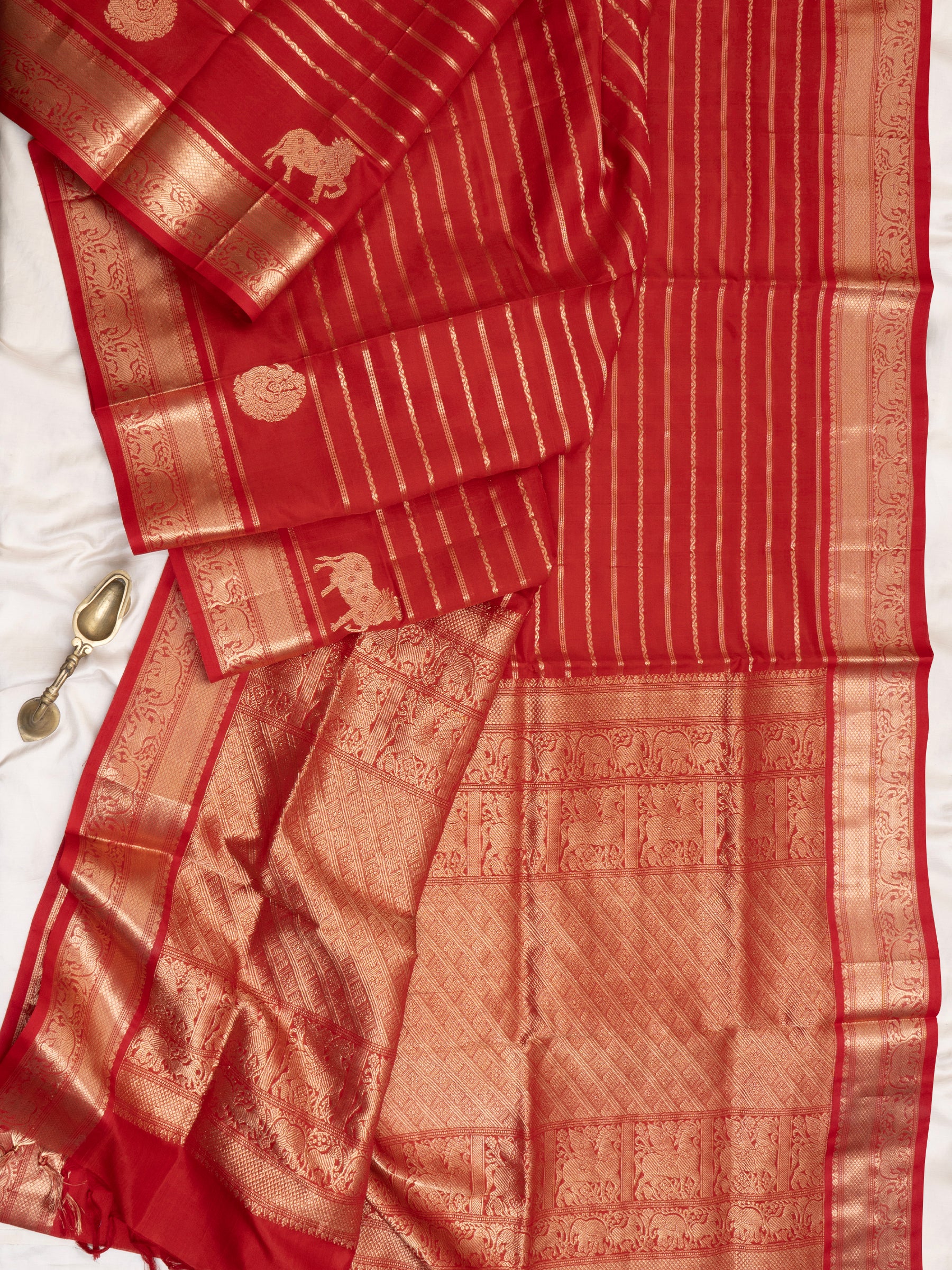 Red komatha and annam bettu butta/ Silk Cotton Saree CLSA9611