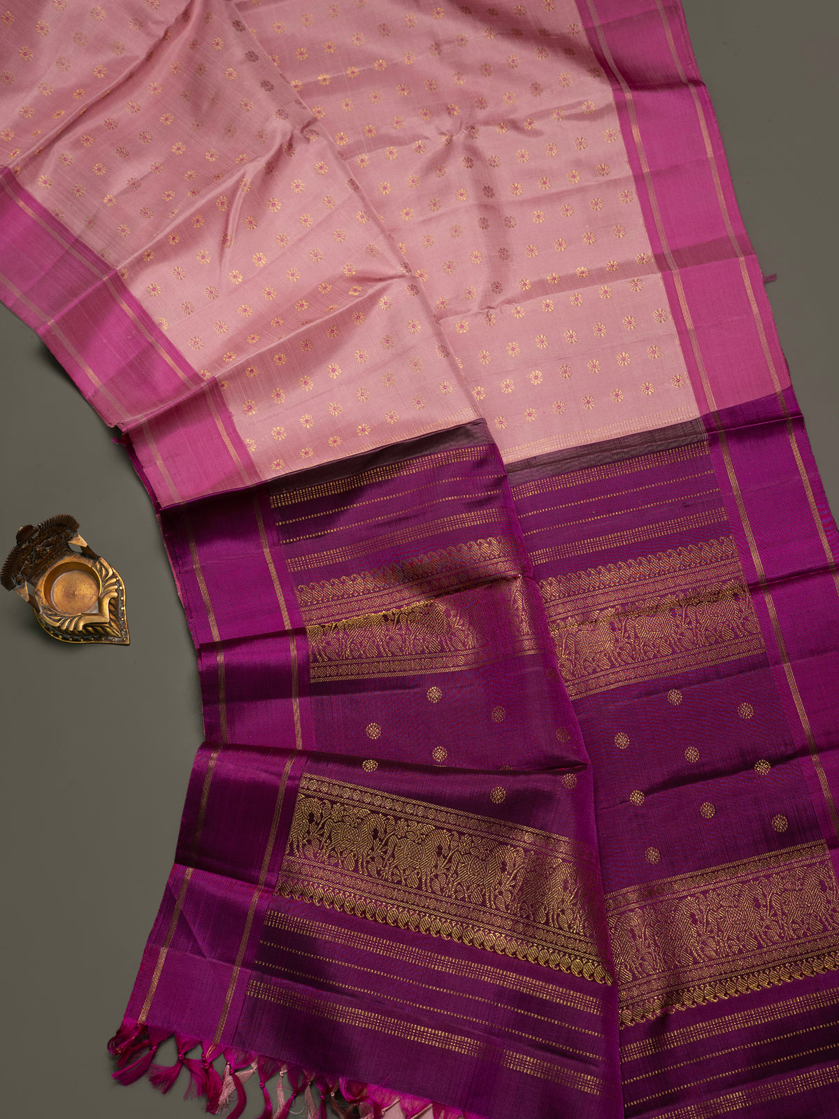 Light pink meenakari Thodar Butta /:Kanjipuram Silk Saree CLSA9629