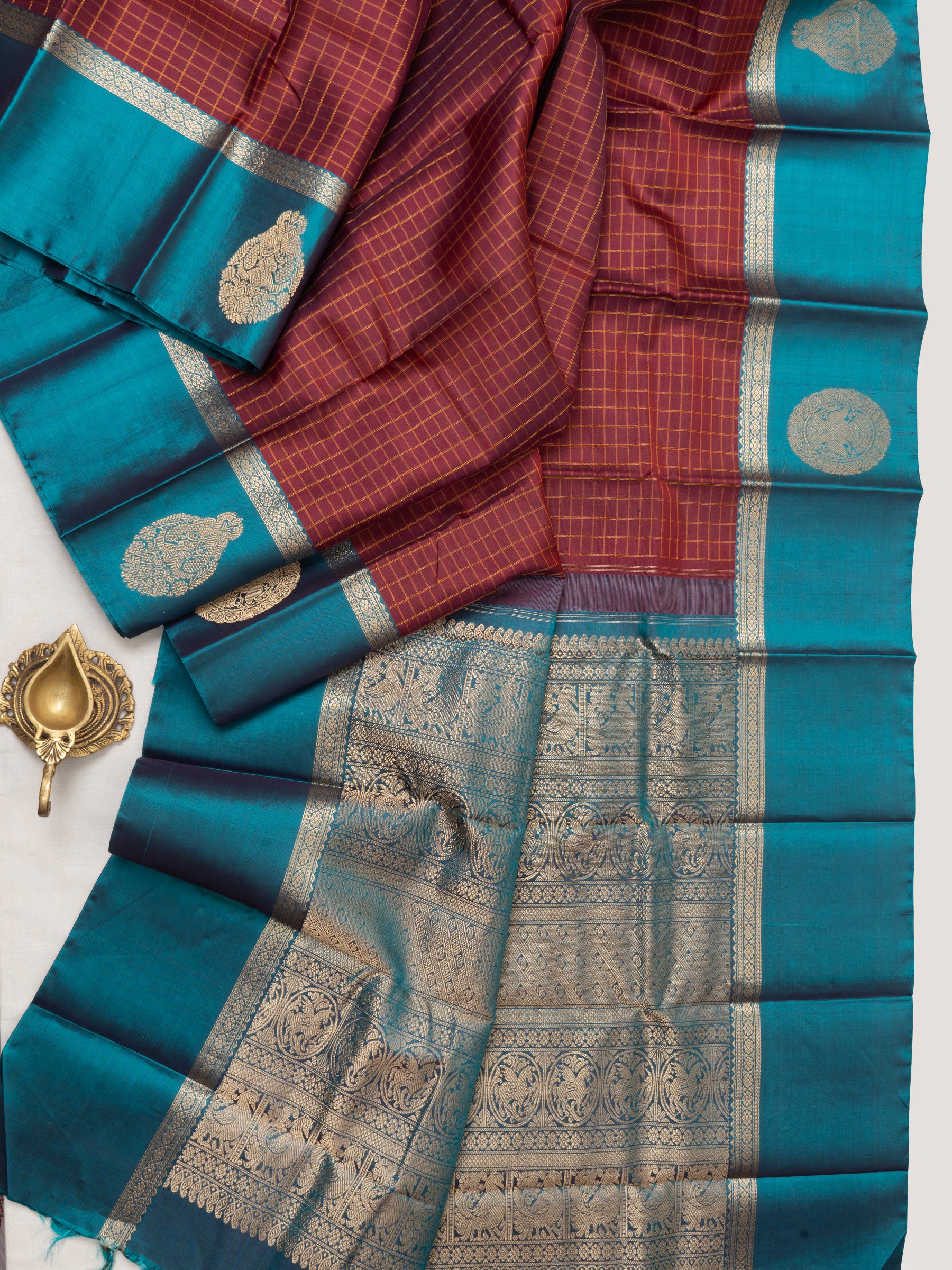 Paaku and teal blue border butta / Special Edition Silk CLSA983