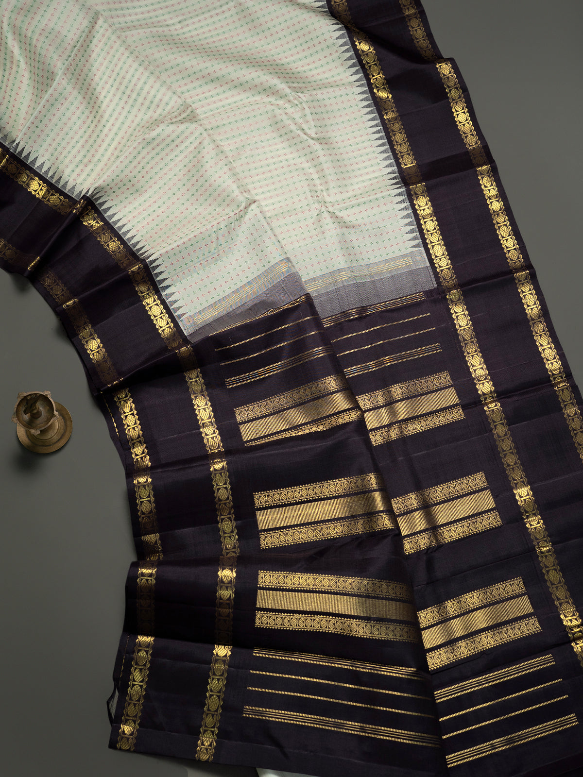 Off white thread plus butta Rettapet Korvai pure zari/Kanjipuram Silk Saree CLSA9929