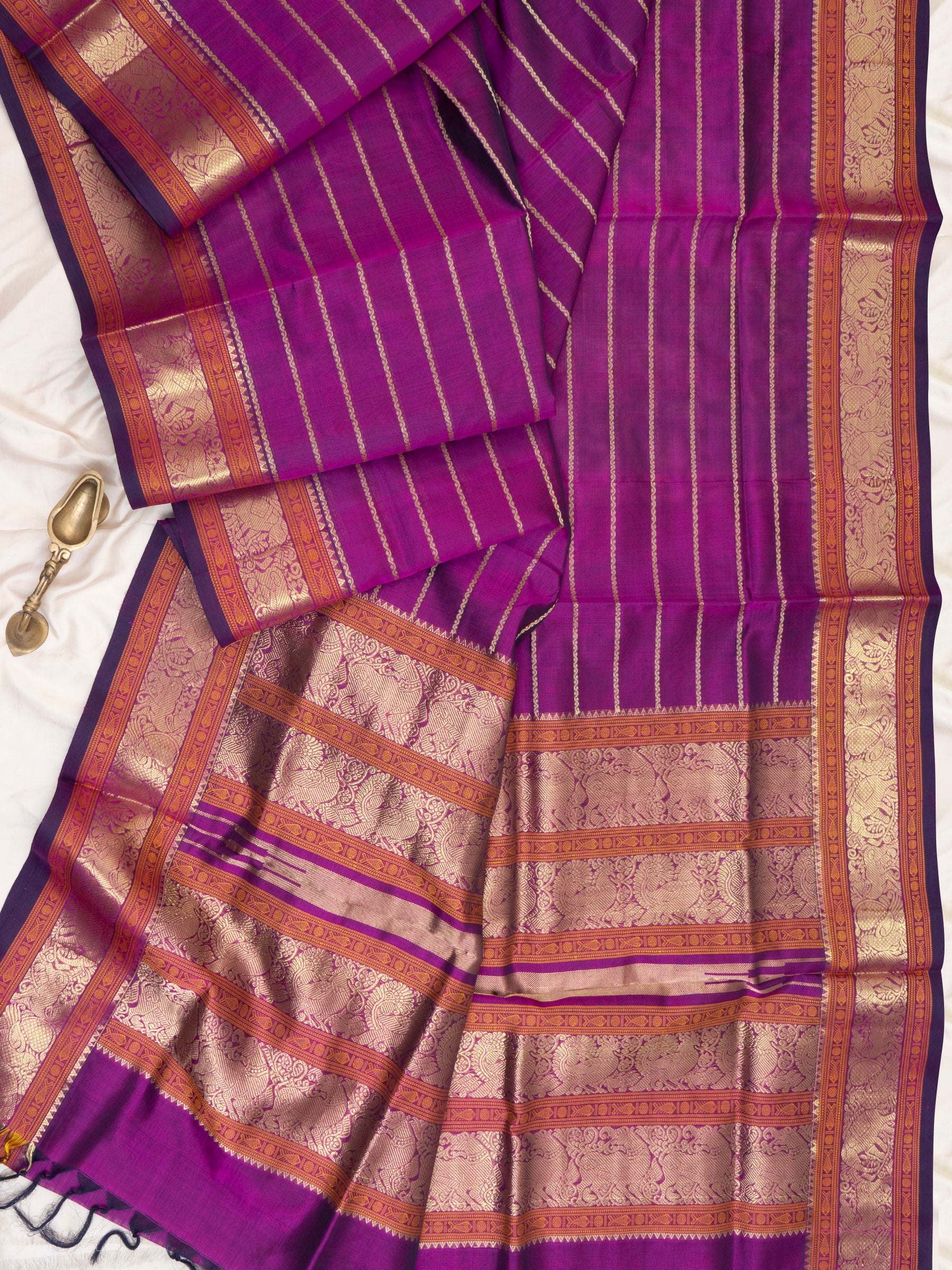 Pinkish magenta veldhari/ Silk Cotton Saree