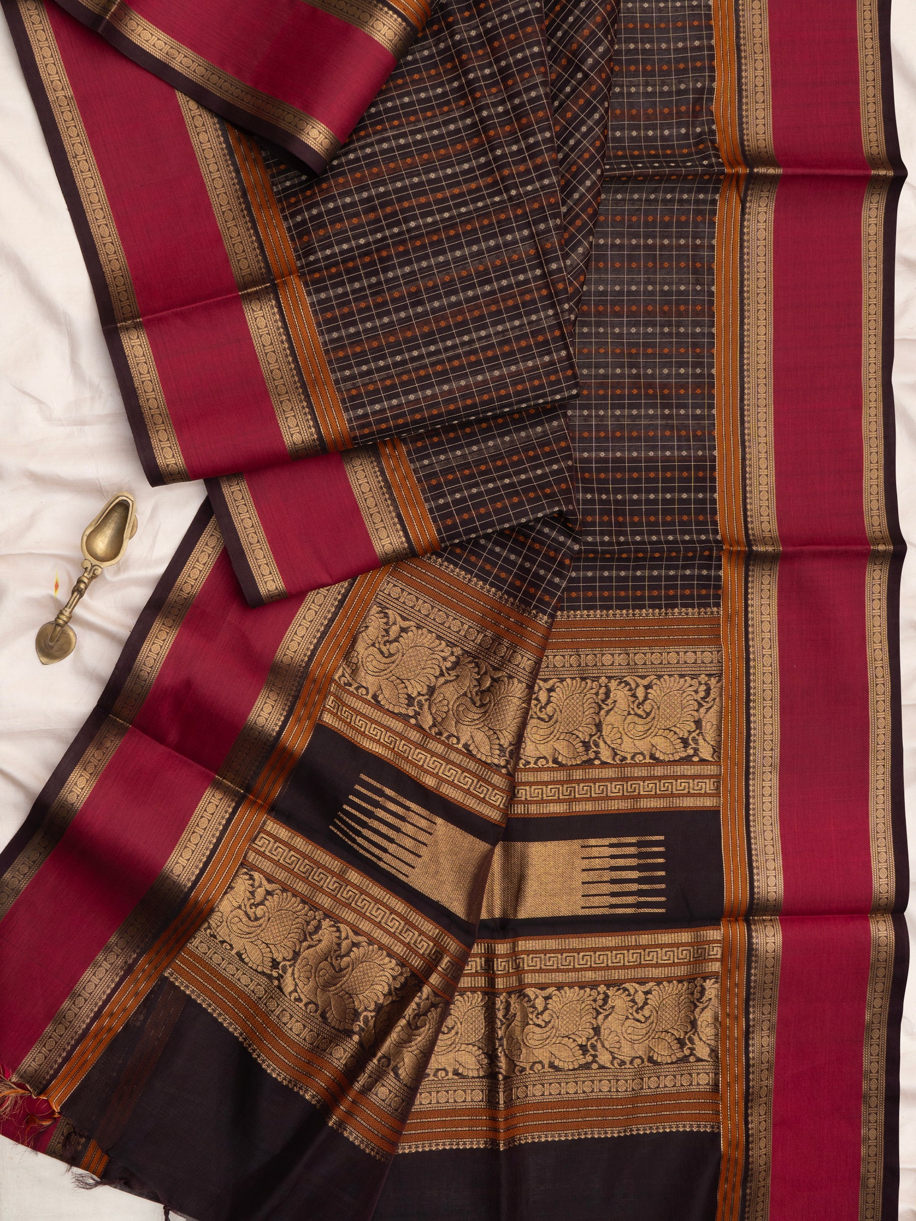 Brown lakshambutta/ Silk Cotton Saree CLSA10256