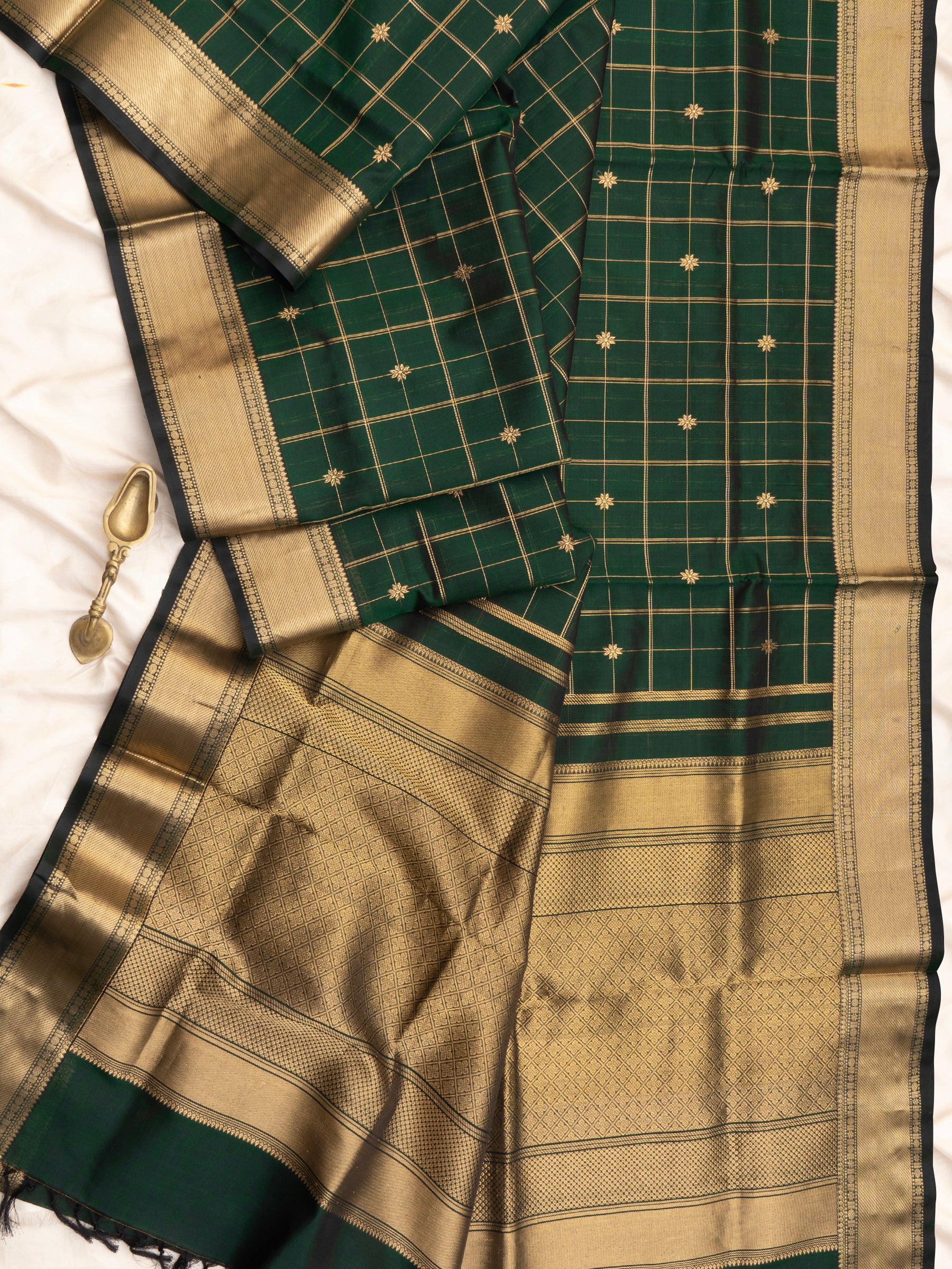 Dark green kattam butta / Premium Silk Cotton Saree CLSA10906