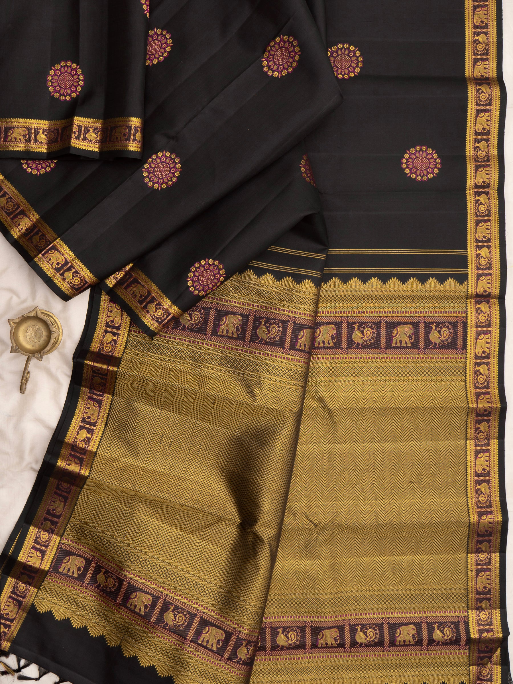 Black meenakari body butta / Arani Silk Saree CLSA9011