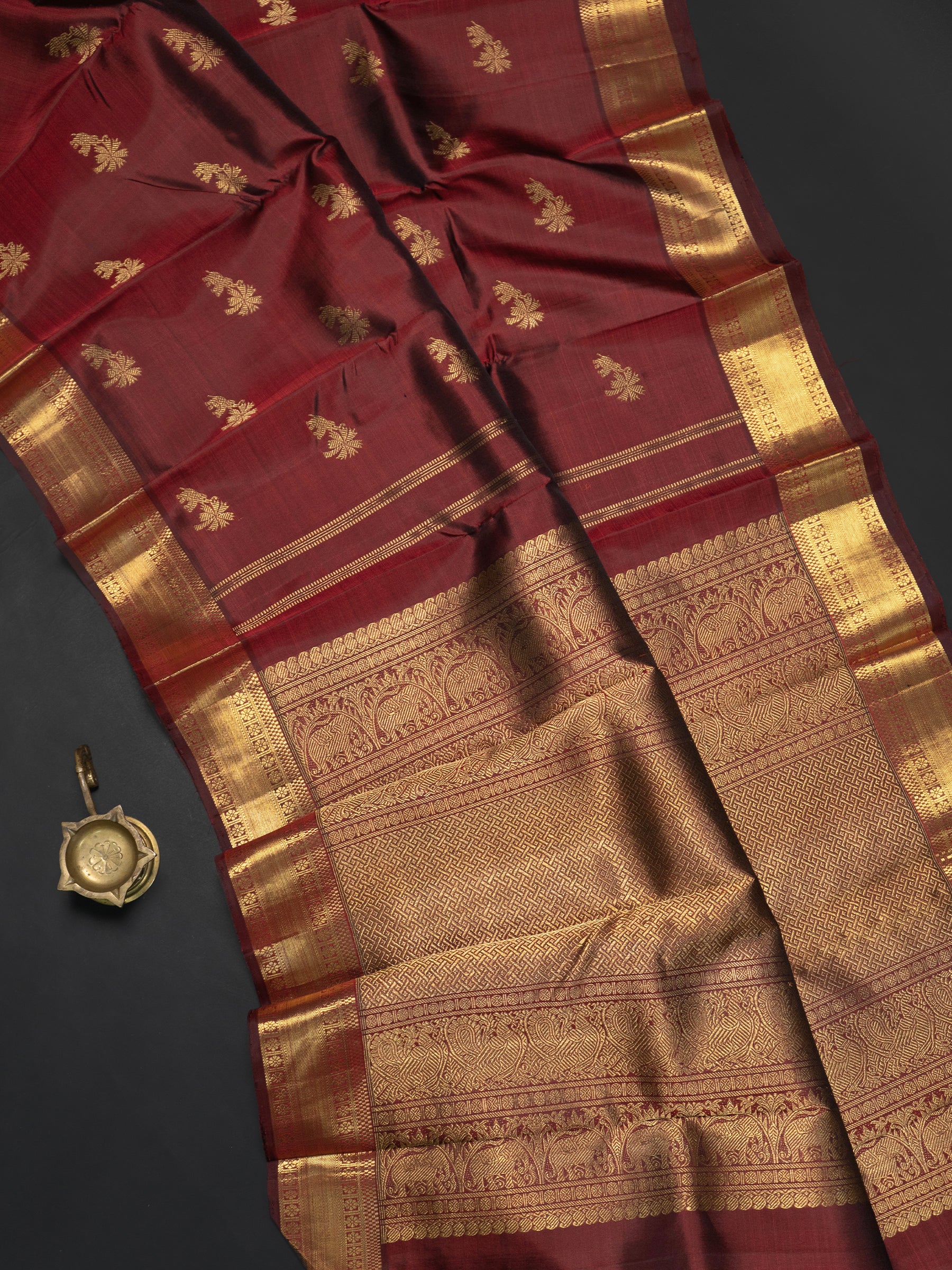 Podi colour yaanai Butta Kanjipuram Silk Saree CLSA