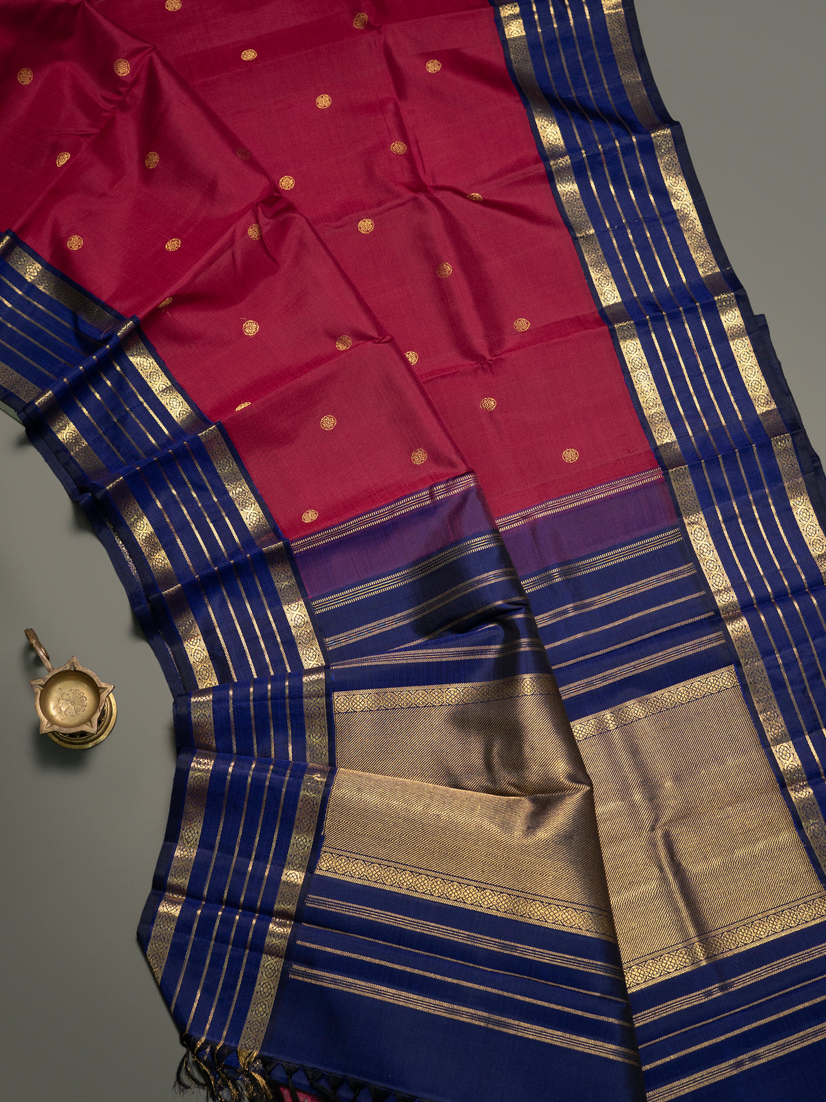 Deep red and deep blue varisapet border kai korvai/ Kanjipuram Silk Saree CLSA10765