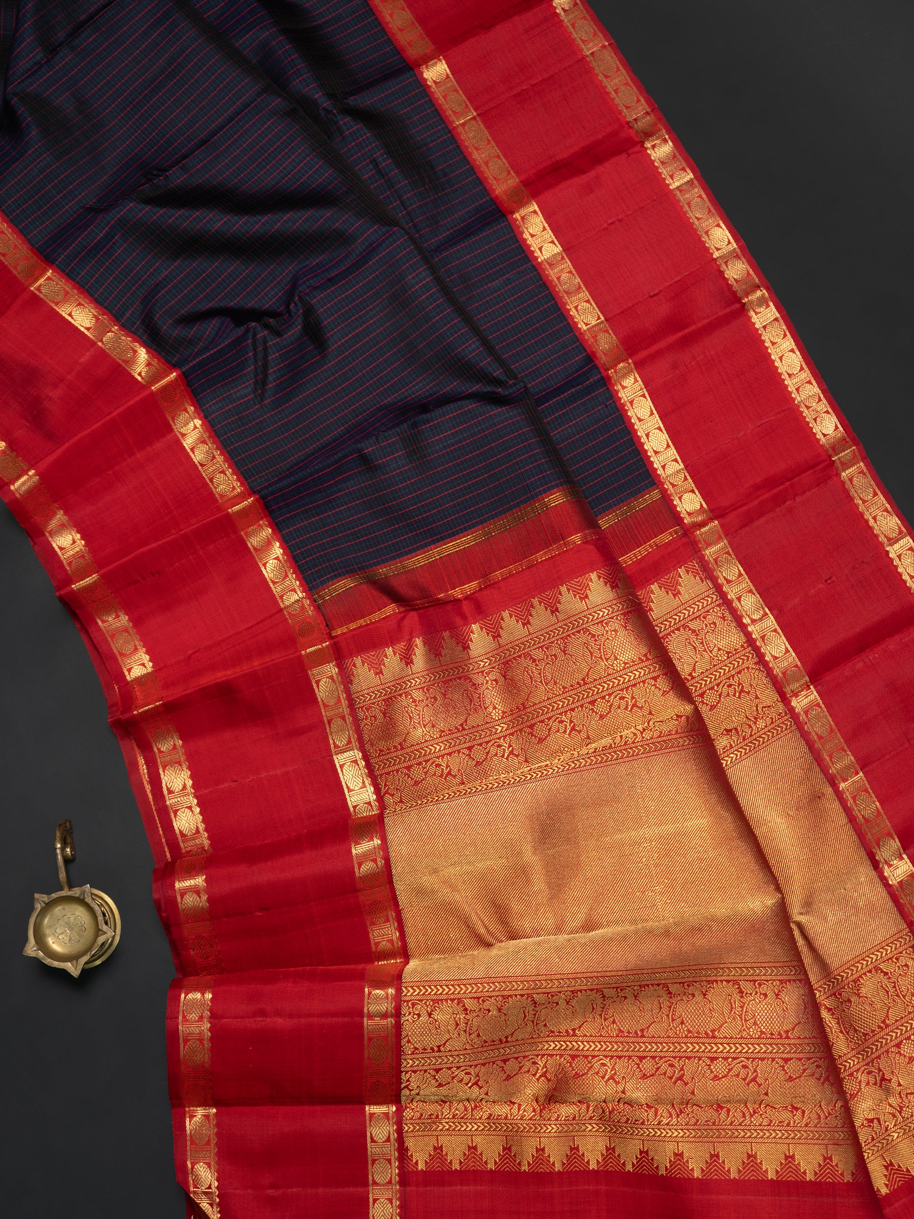 Black thread kattam rettapet border kai korvai/ Kanjipuram Saree CLSA9750