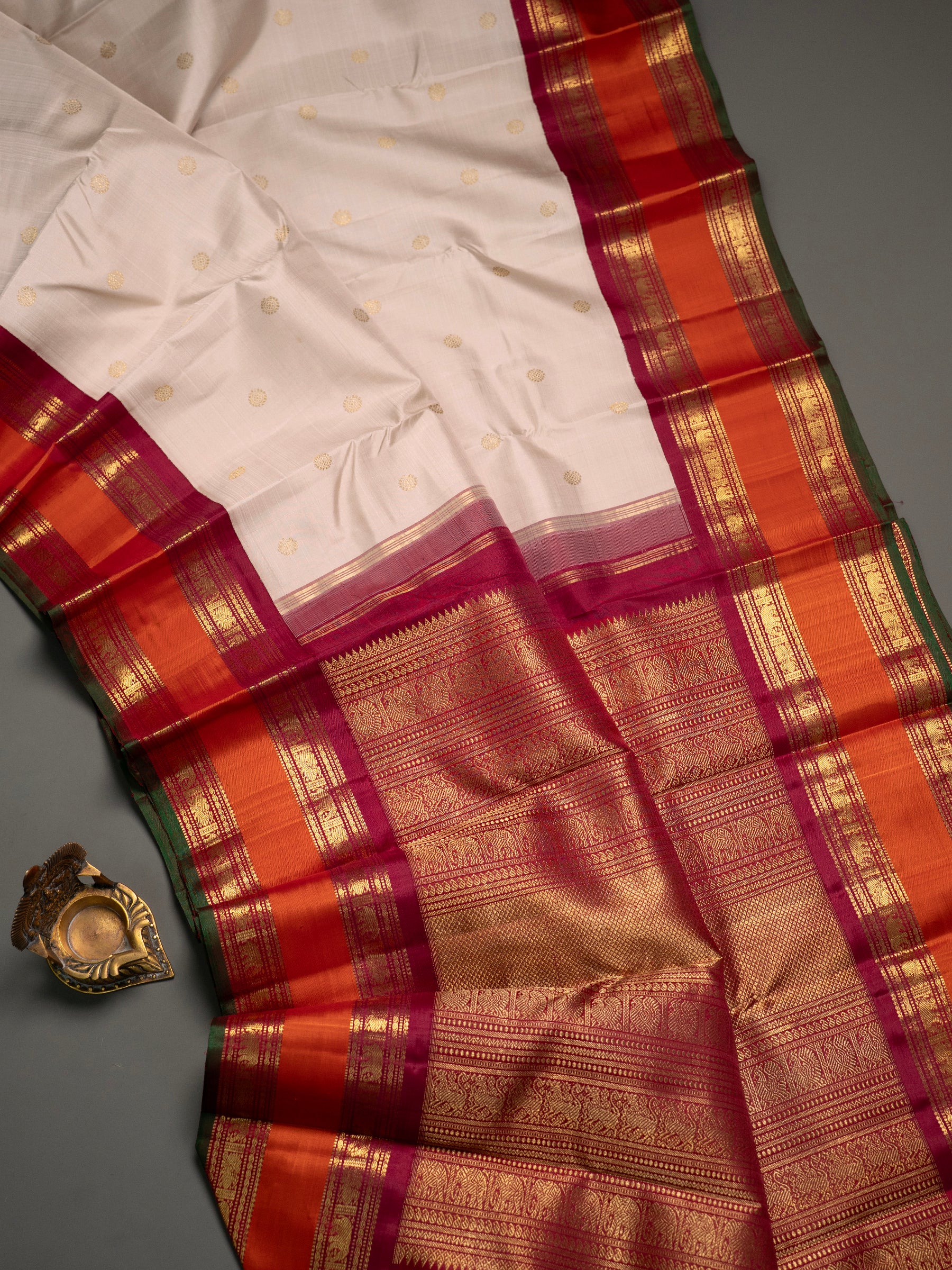 Cream retta pet korvai  Kanjipuram Silk Saree CLSA10373