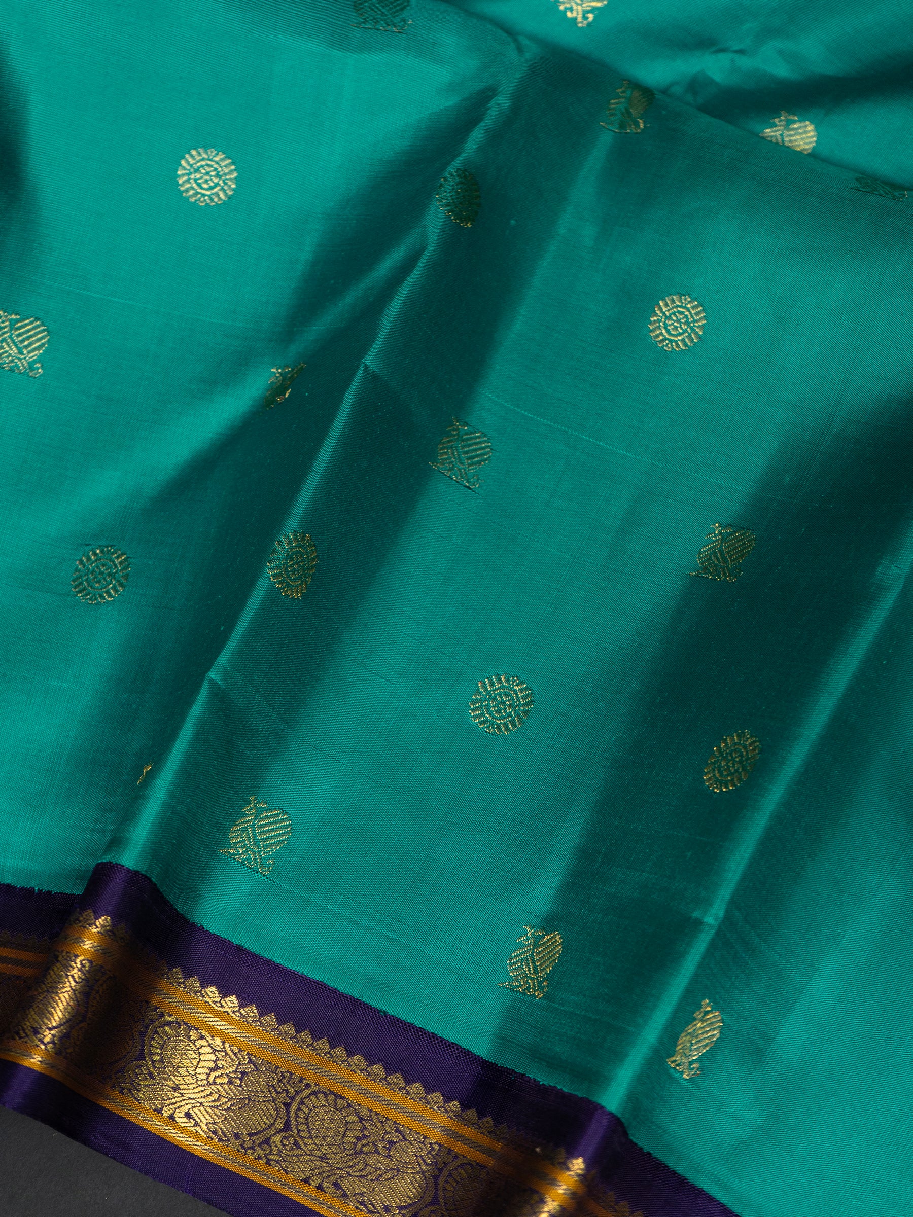 Rama green and navy blue kai korvai unique pallu /Kanjipuram Saree CLSA10049