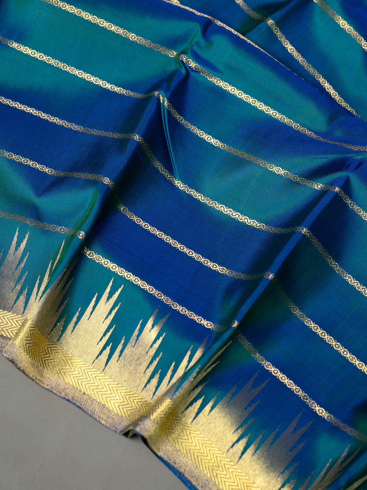 Mayilkazhuthu veldhari and 8 kol temple / Kanjipuram Silk Saree CLSA1024