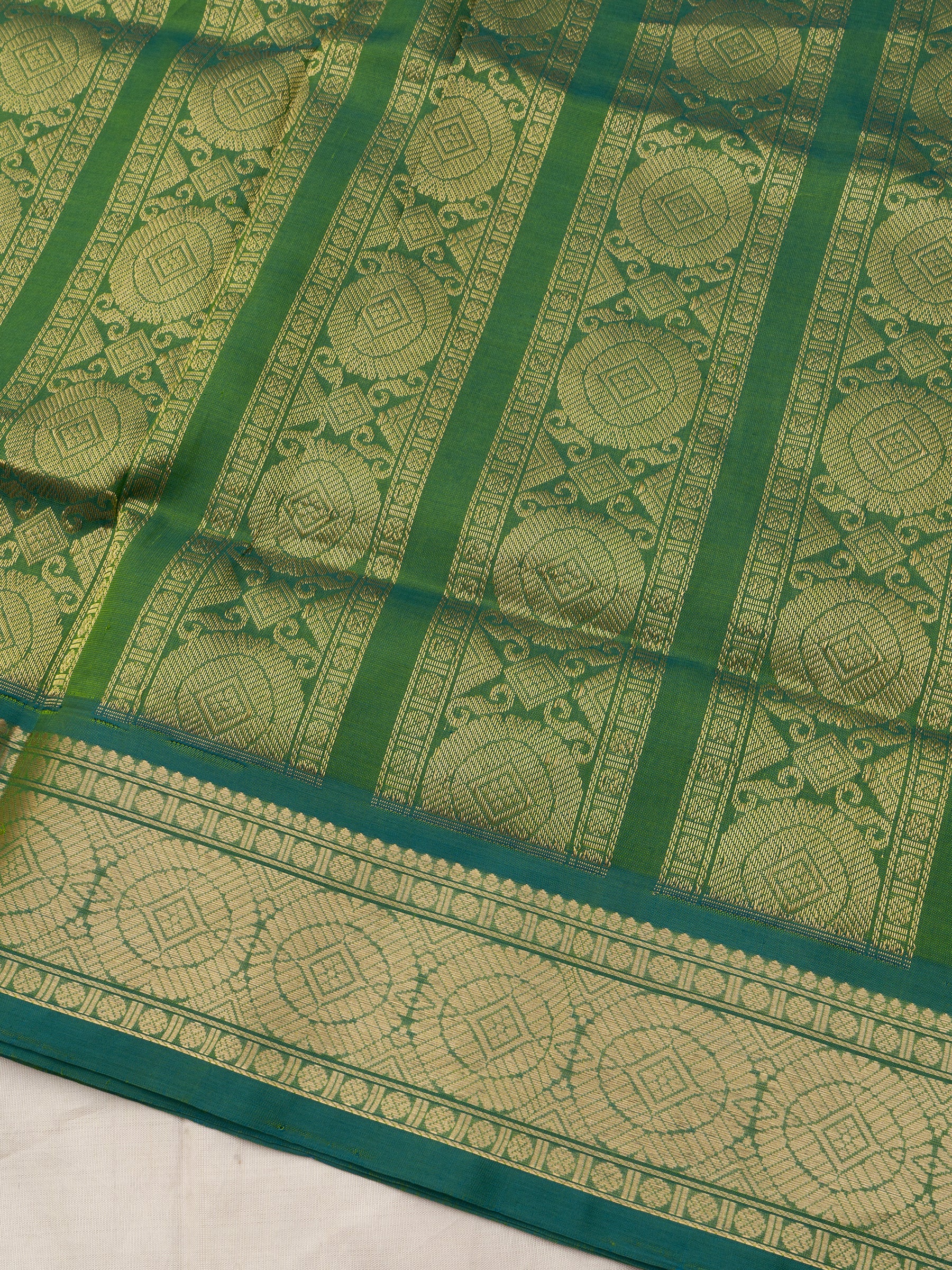 Lemon green and dark green veldhari/ Silk Cotton Saree CLSA10295
