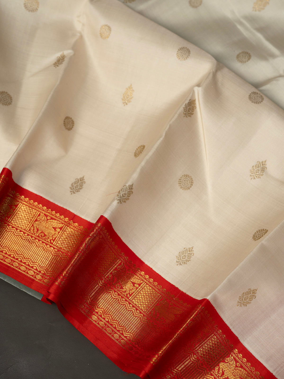 Off white Korvai Kanjipuram Silk Saree CLSA10619