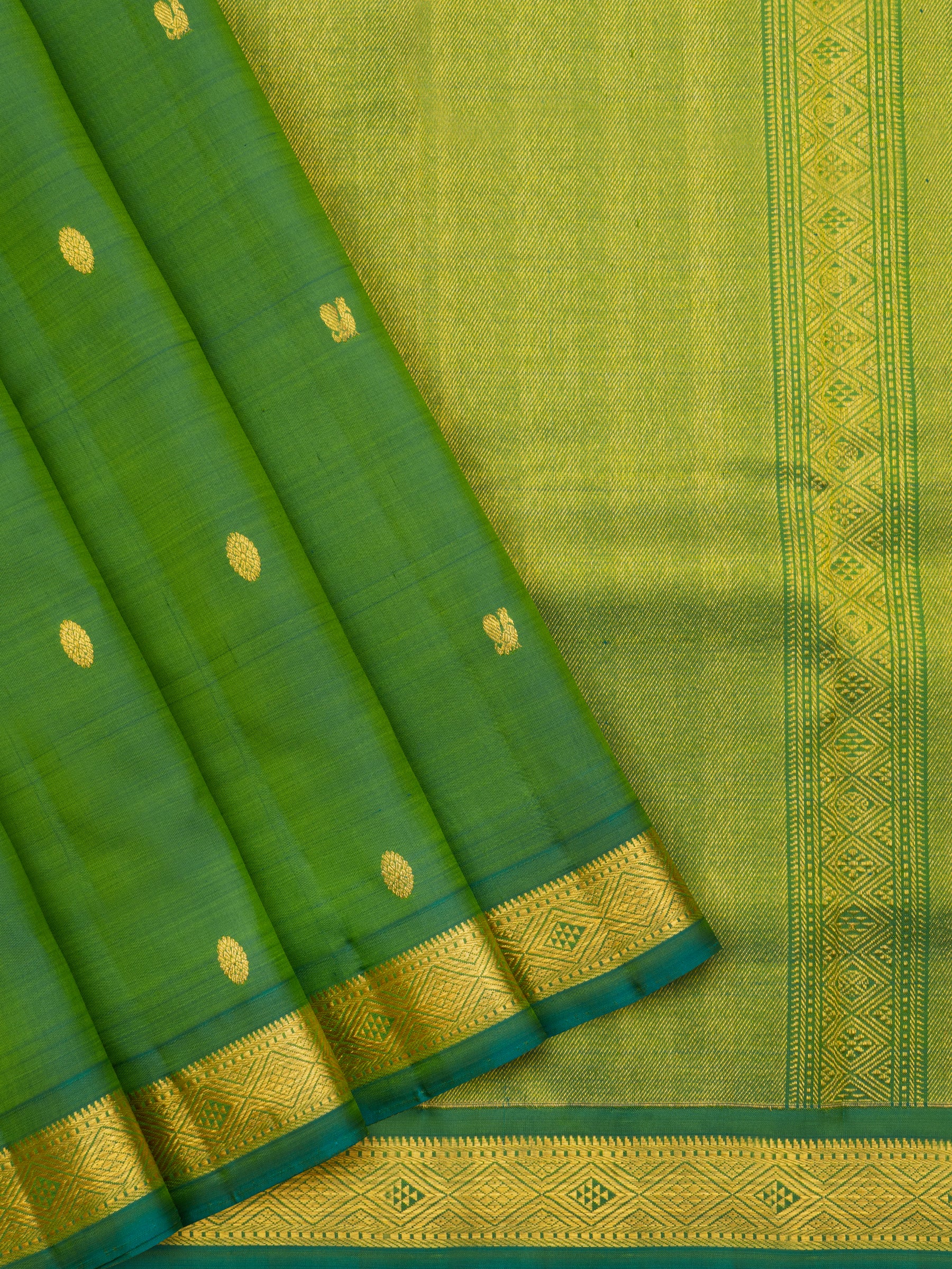 Green small border/ Arani Silk Saree CLSA10842