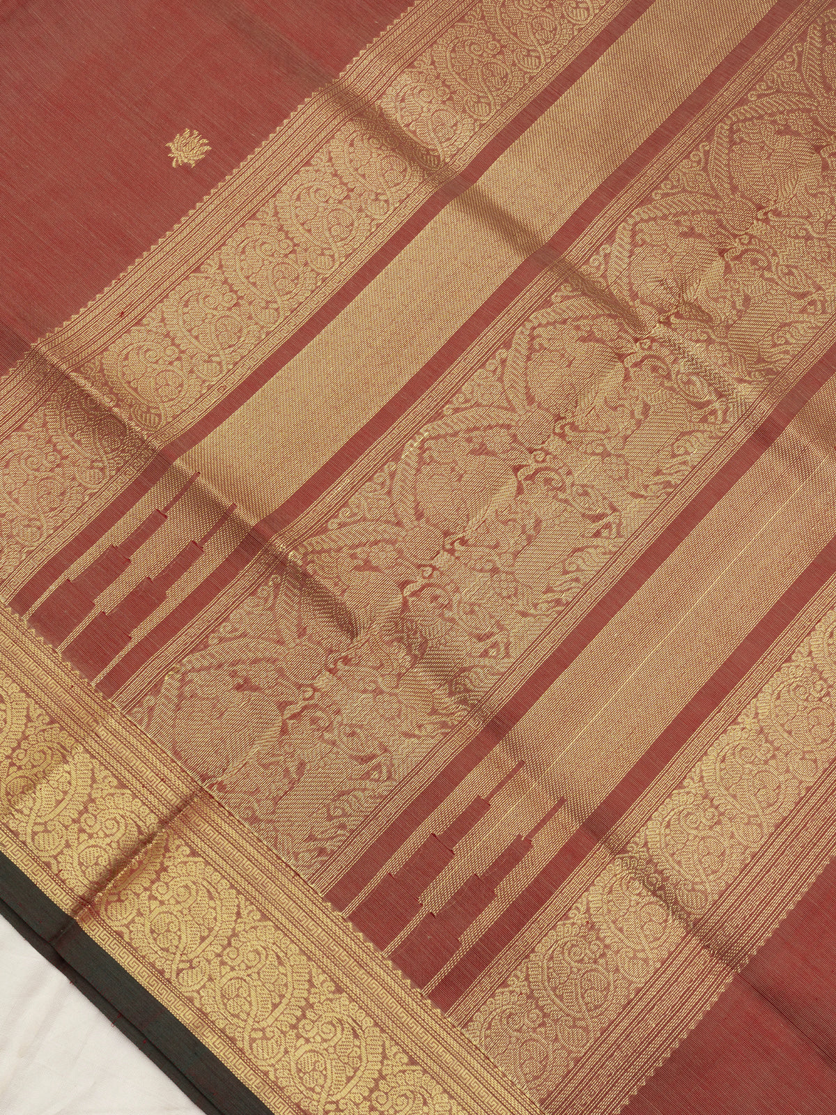 Rustic Lotus butta / Silk Cotton Saree CLSA11502