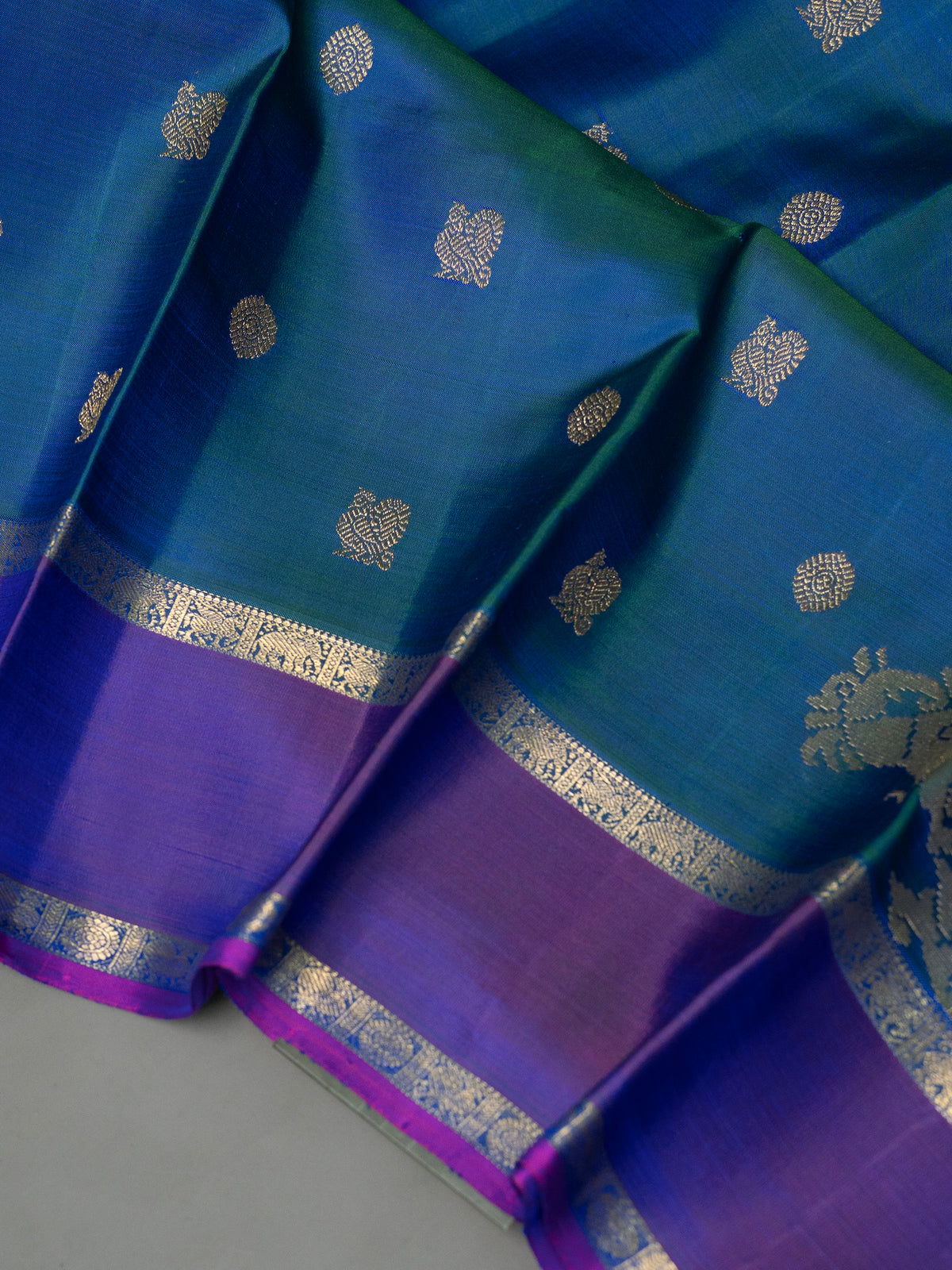 Mayilkazhuthu unique pallu corner butta / Kanjipuram Silk Saree CLSA9992