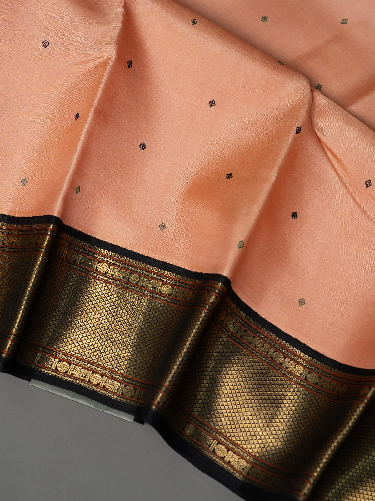 Lite kanakabaram pink ganga jamuna border kai korvai / Kanjipuram Silk Saree CLSA9991