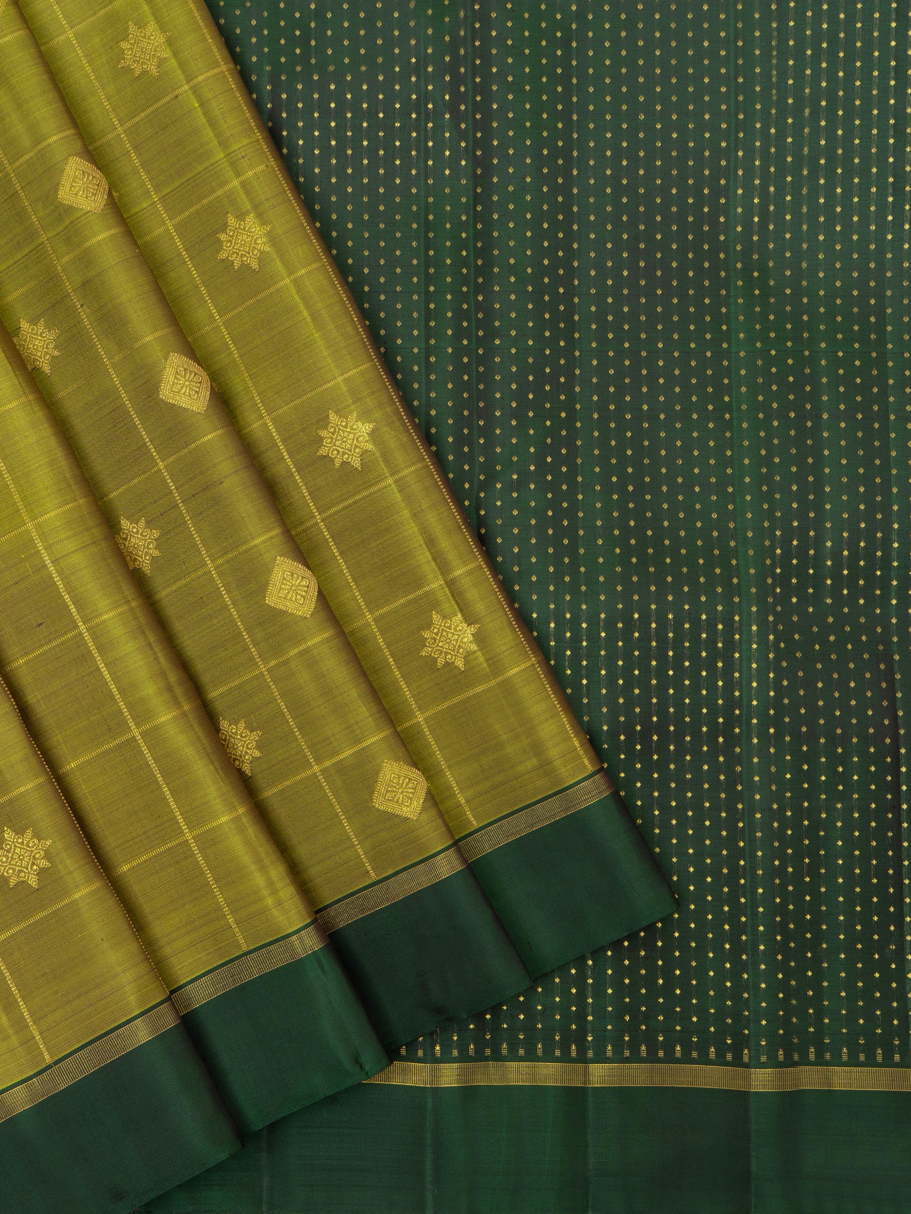 Olive green and dark green / Kanjivaram Silk Saree CLSA6332