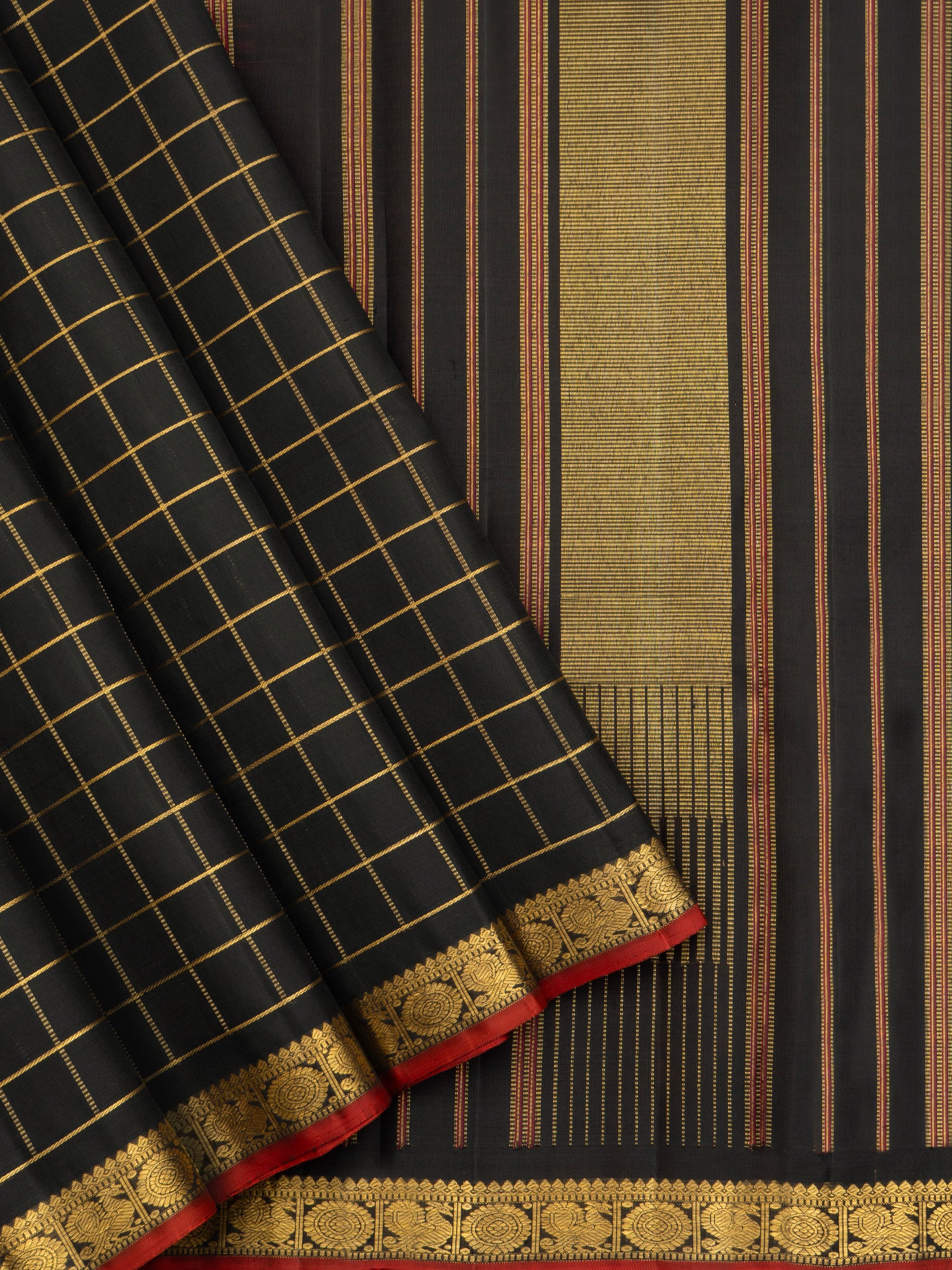 Black zari kattam annam and chakram border / Kanjipuram Silk Saree CLSA7035