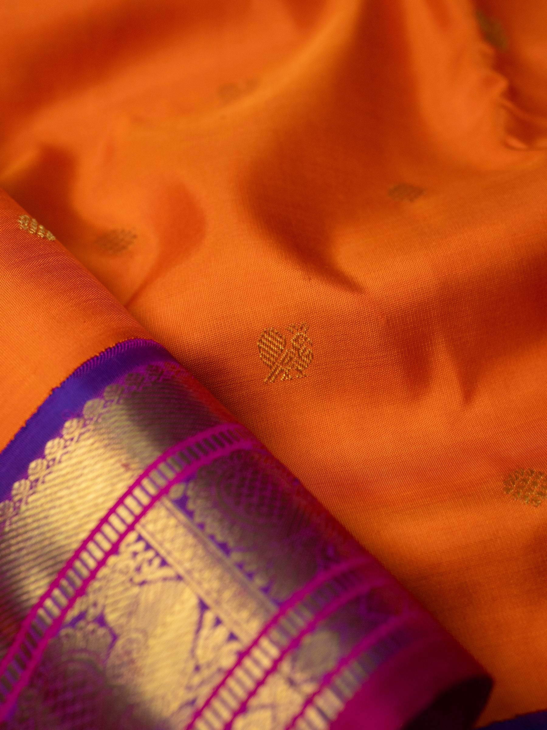 Orange body with Majenta Korvai / Kanjipuram Silk Saree CLSA7737
