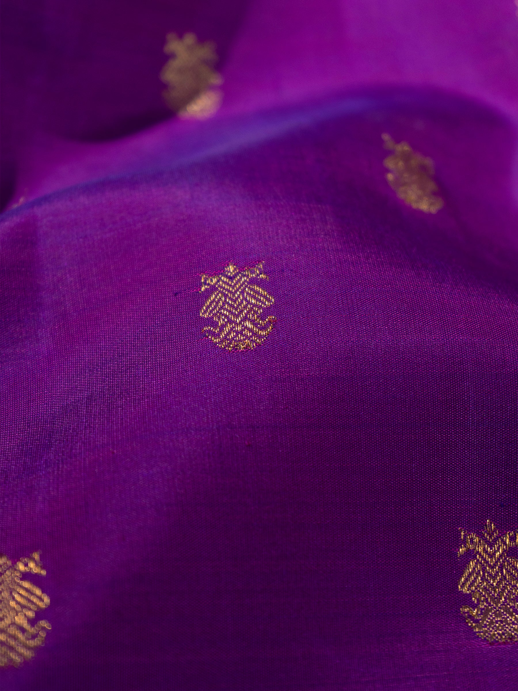 Purple Iruthalaipakshi butta and orange kai korvai/ Kanjipuram Silk Saree CLSA8204