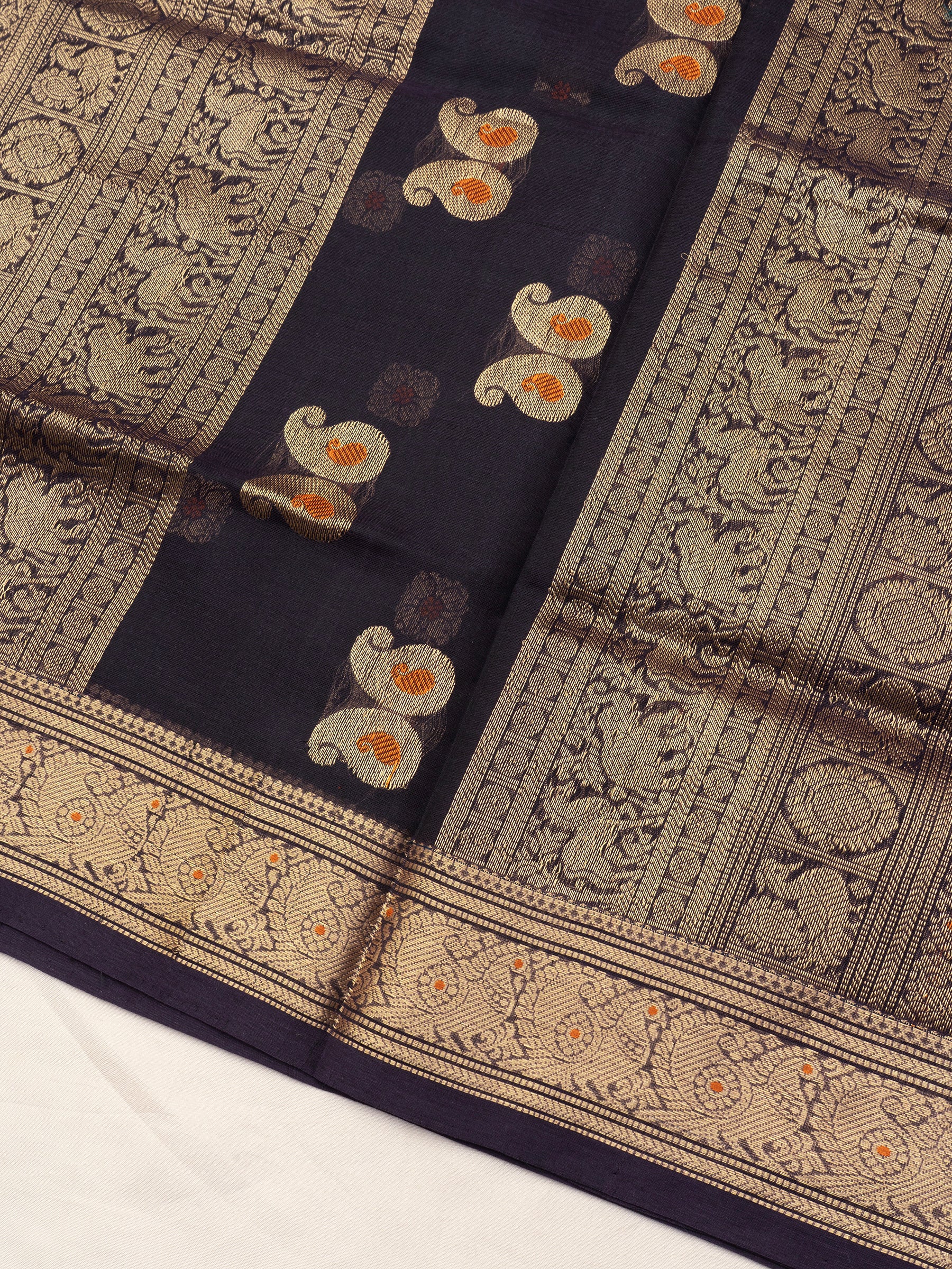 Black annam pet - unique pallu / Silk Cotton Saree CLSA8326