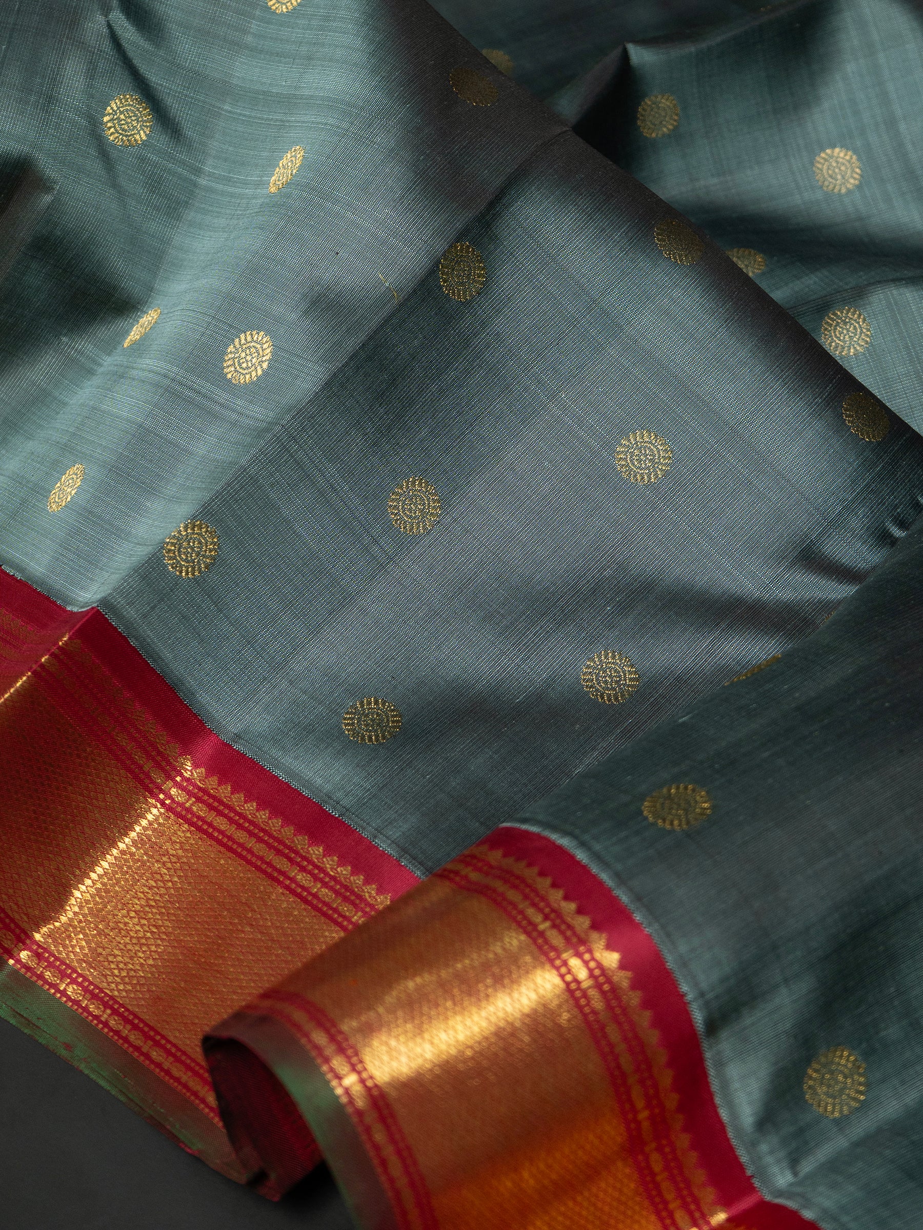 Unique double palla Kanjipuram Saree CLSA9474
