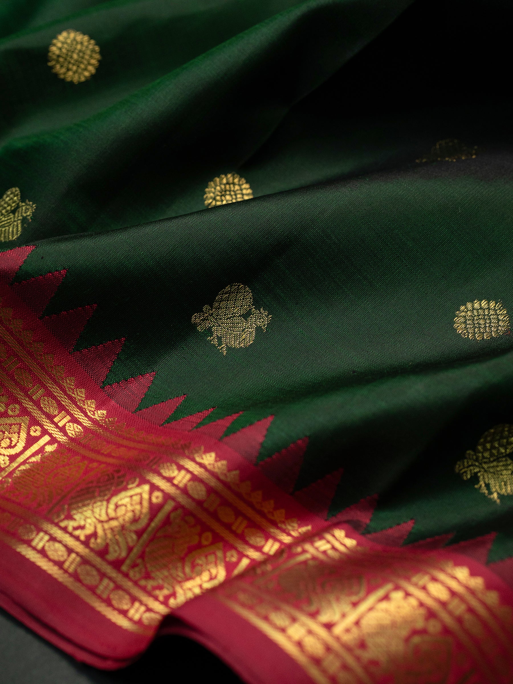 Bottle green and small temple Korvai / Kanjipuram Silk Saree CLSA9481