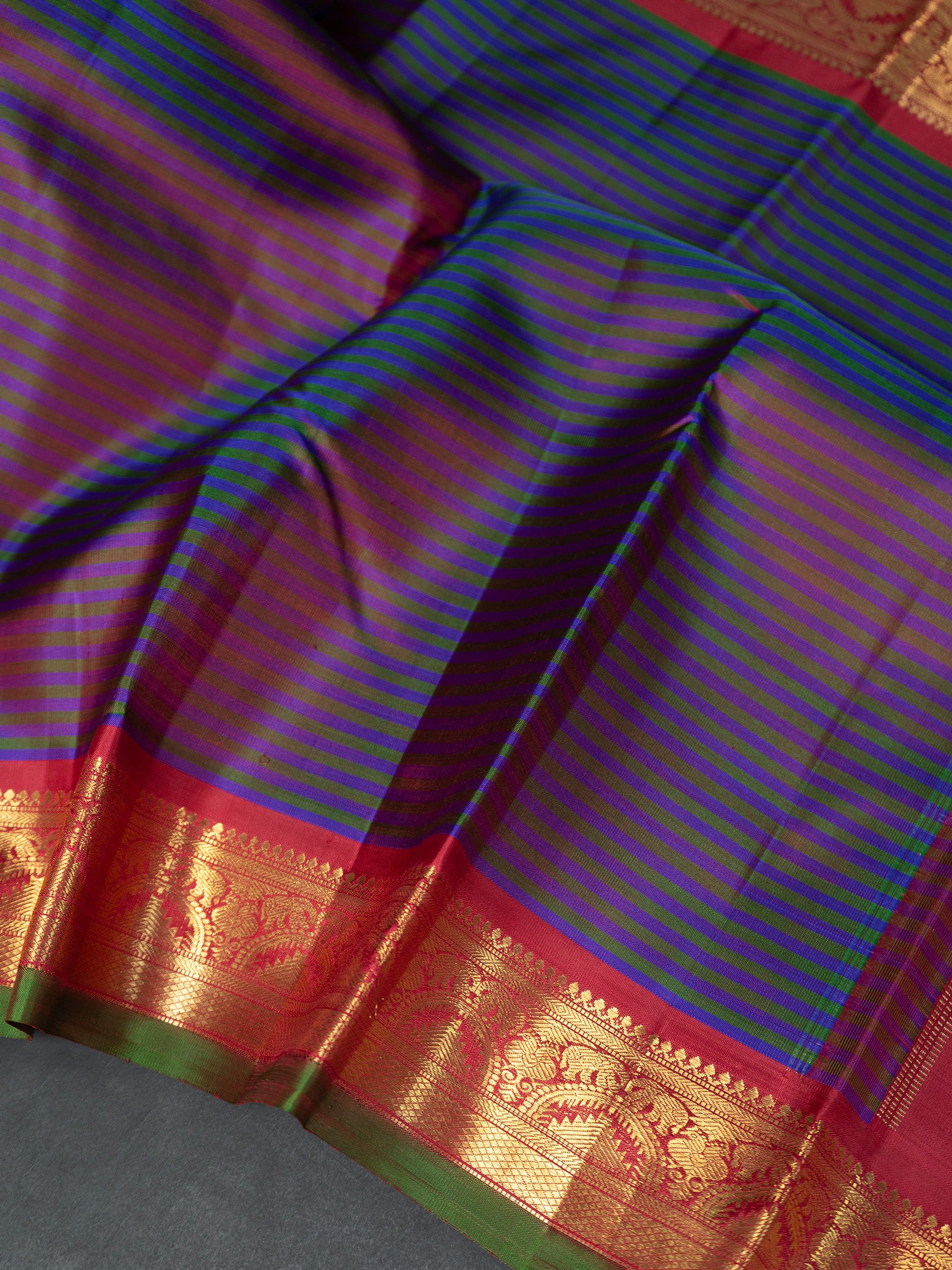 Purple vaalapoo savuku body getti border/ Kanjipuram Saree CLSA9871
