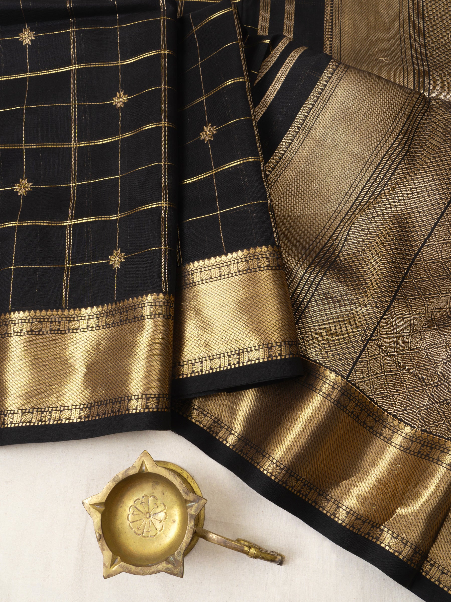 Black kattam star butta / Silk Cotton Saree CLSA9737
