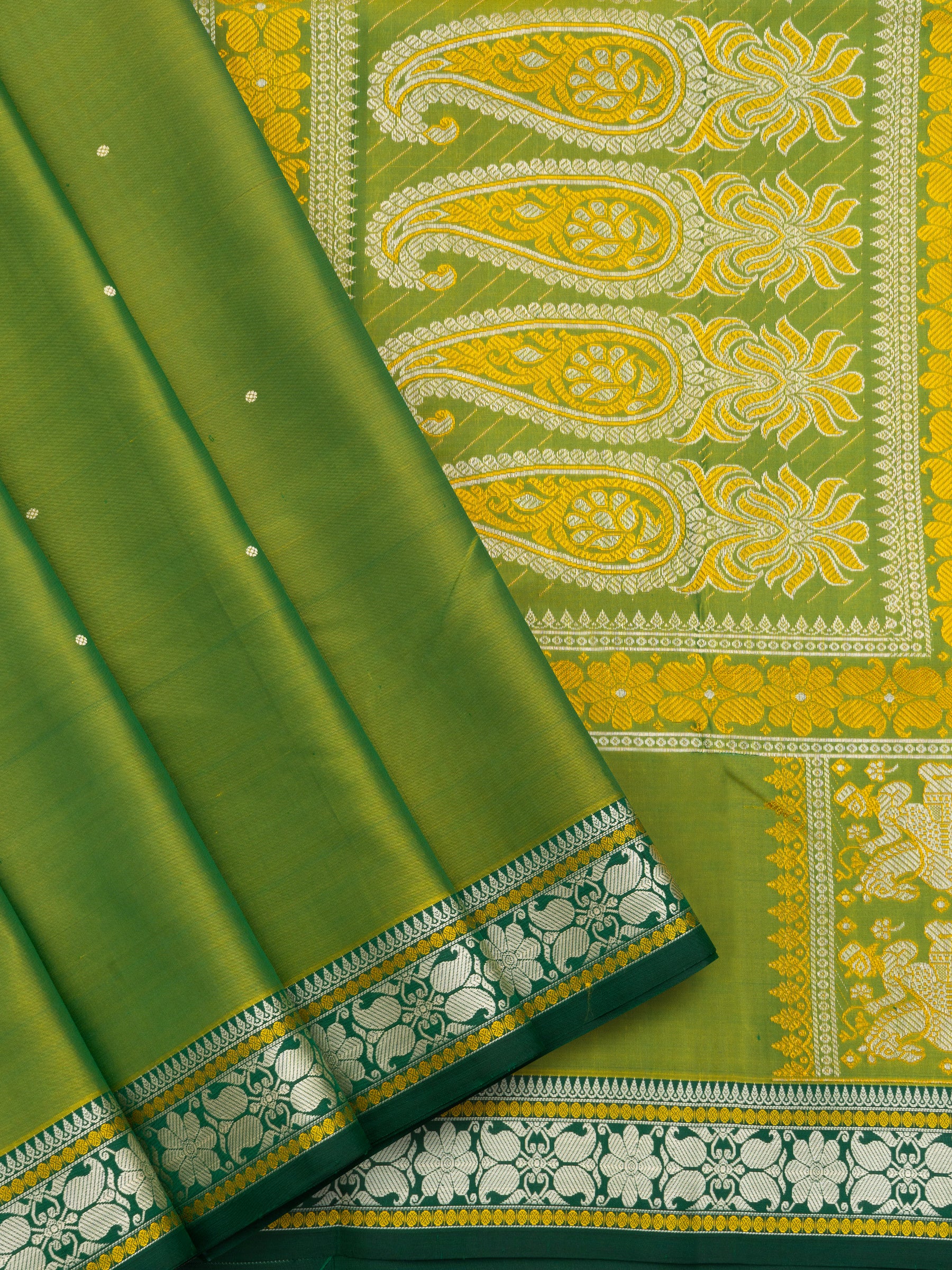Parrot green manga pallu / Special Edition Silk CLSA10179