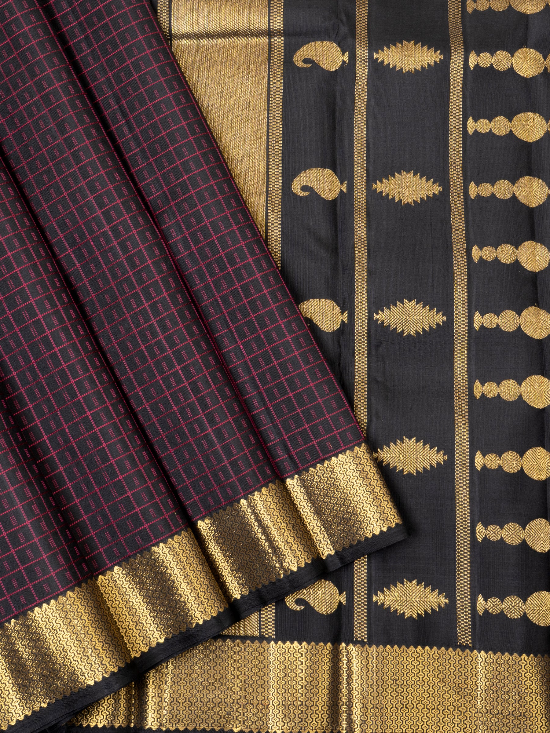 Black and red lakshambutta /Kanjivaram Silk Saree CLSA5006