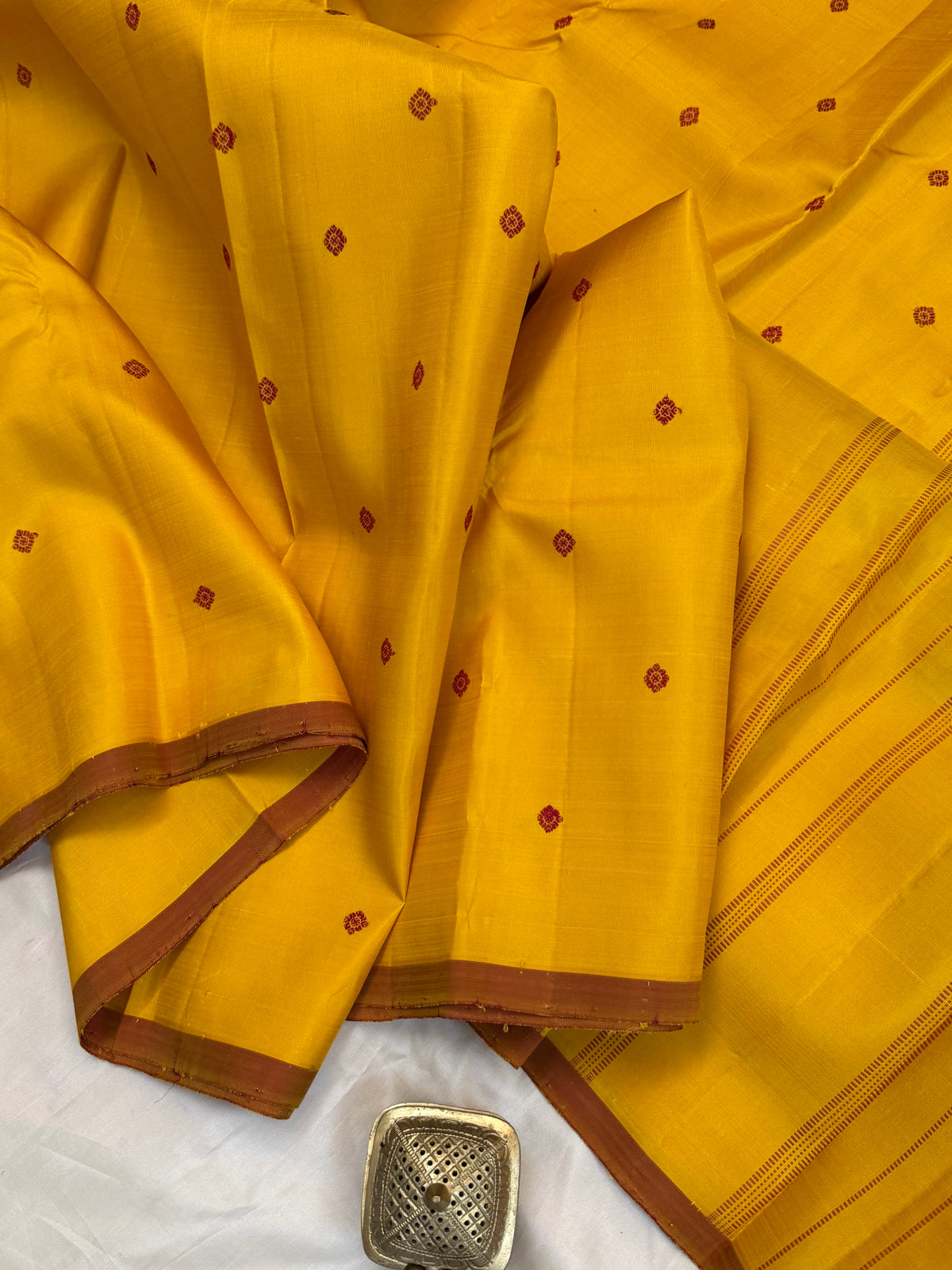 Yellow thread butta border less /Kanjipuram silk saree clsa 12803