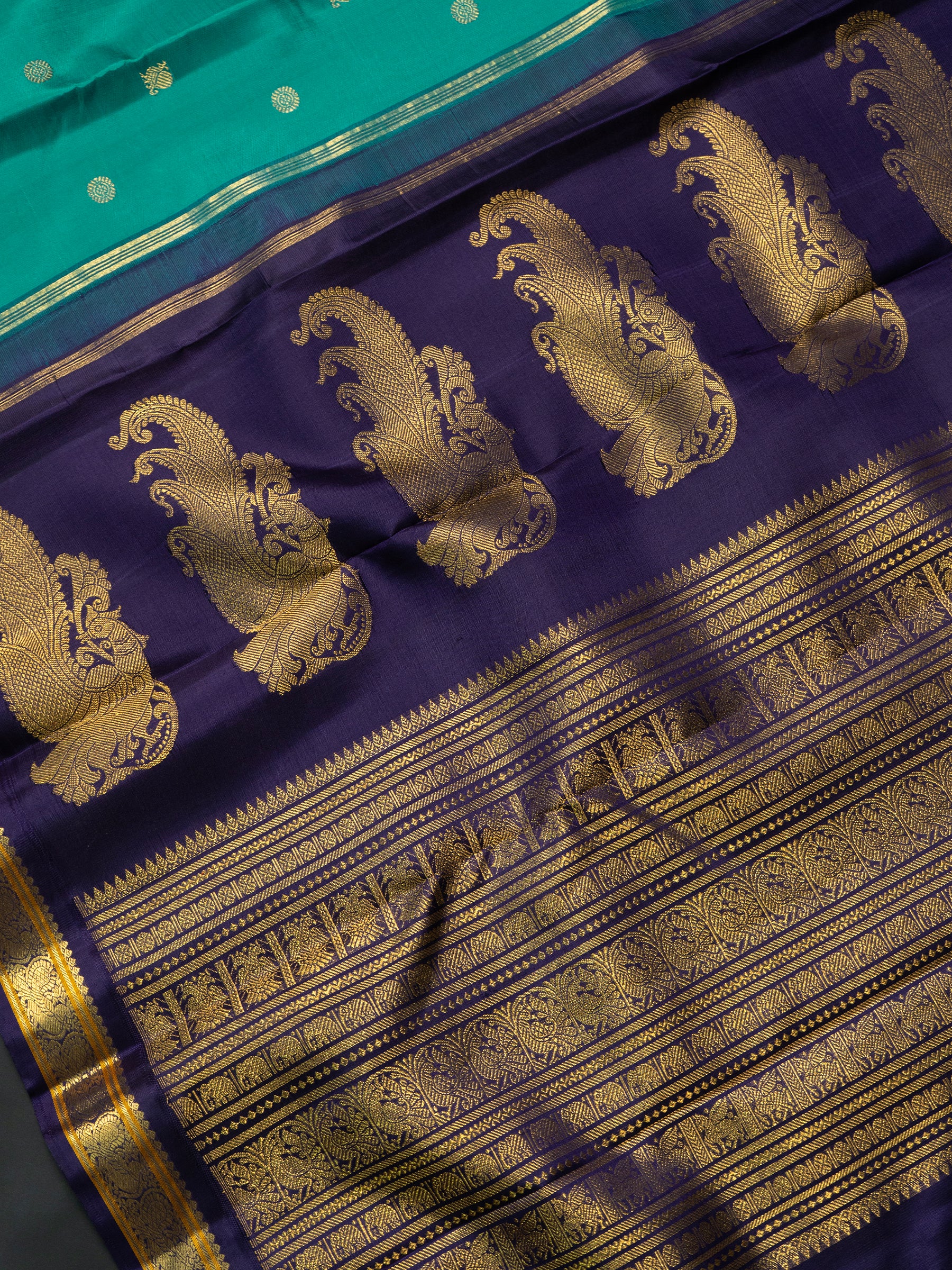 Rama green and navy blue kai korvai unique pallu /Kanjipuram Saree CLSA10049