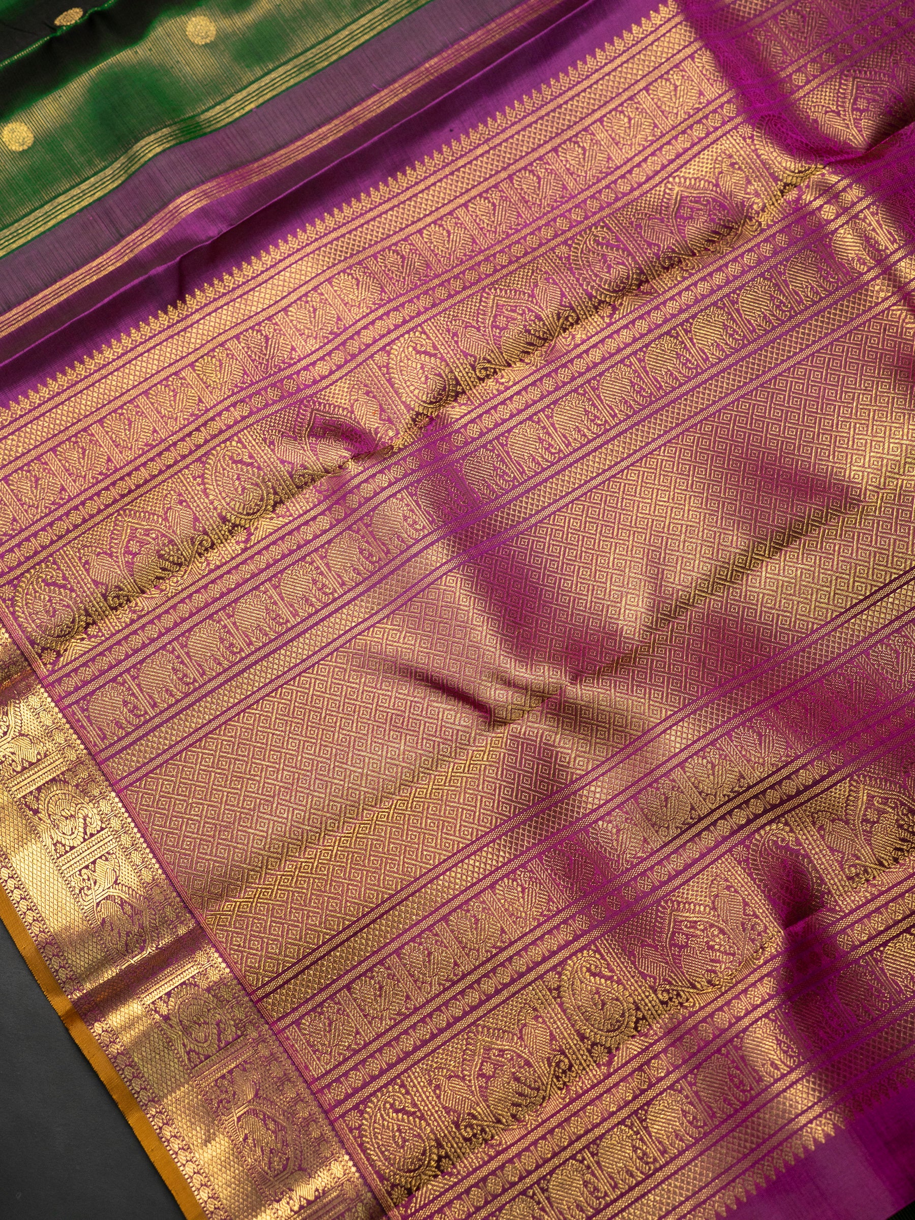 Dark green vairaoosi Kanjipuram Silk Saree CLSA10160