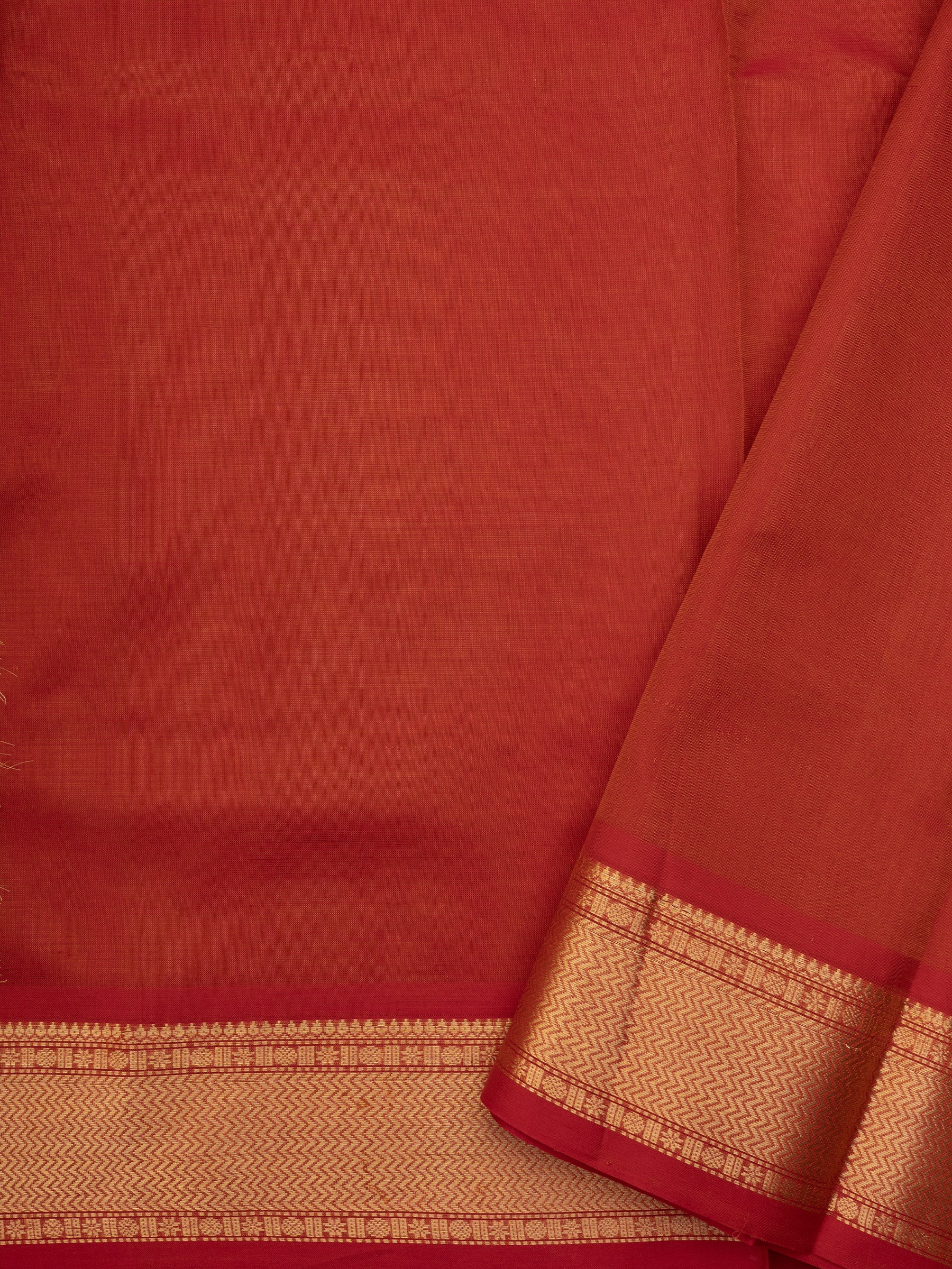 Red shot rust vairaoosi line bettu yazhi butta / Silk Cotton Saree CLSA10475