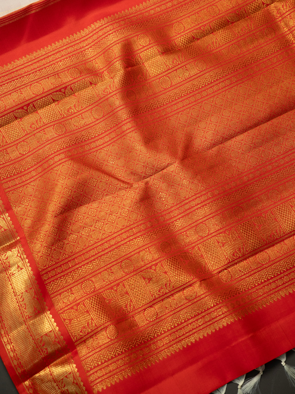 Off white Korvai Kanjipuram Silk Saree CLSA10619