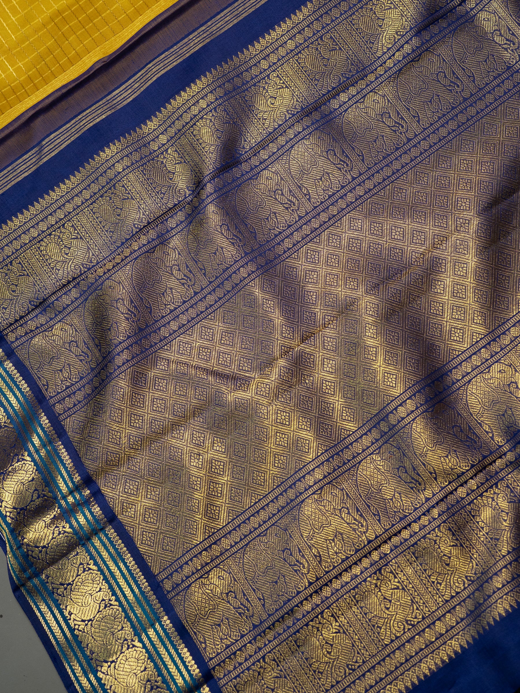 Veldhari Kattam with temple Korvai  / Kanjipuram Silk Saree CLSA10622